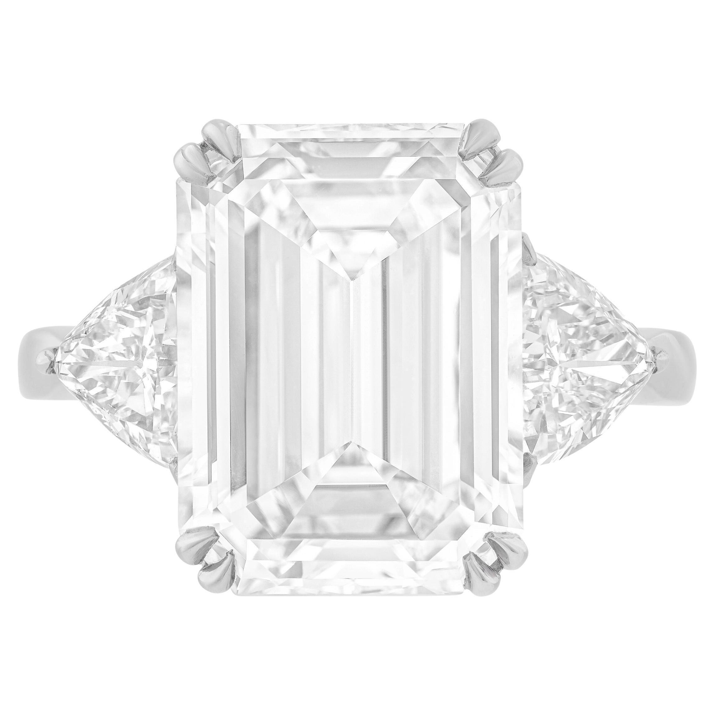 GIA Certified 5.40 Carat Emerald Cut Diamond Platinum Solitaire Ring In New Condition For Sale In Chicago, IL