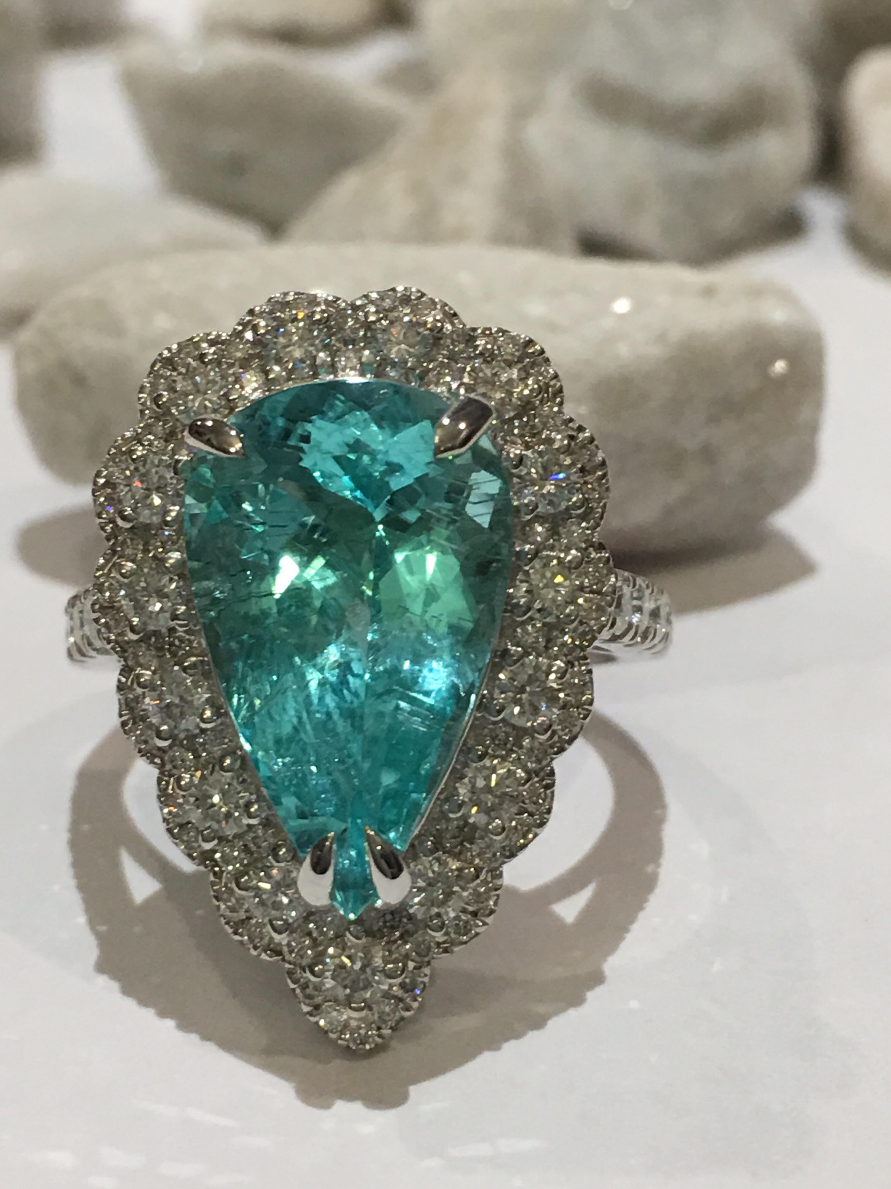 Taille poire Bague en tourmaline Paraiba certifiée GIA de 5,44 carats en vente