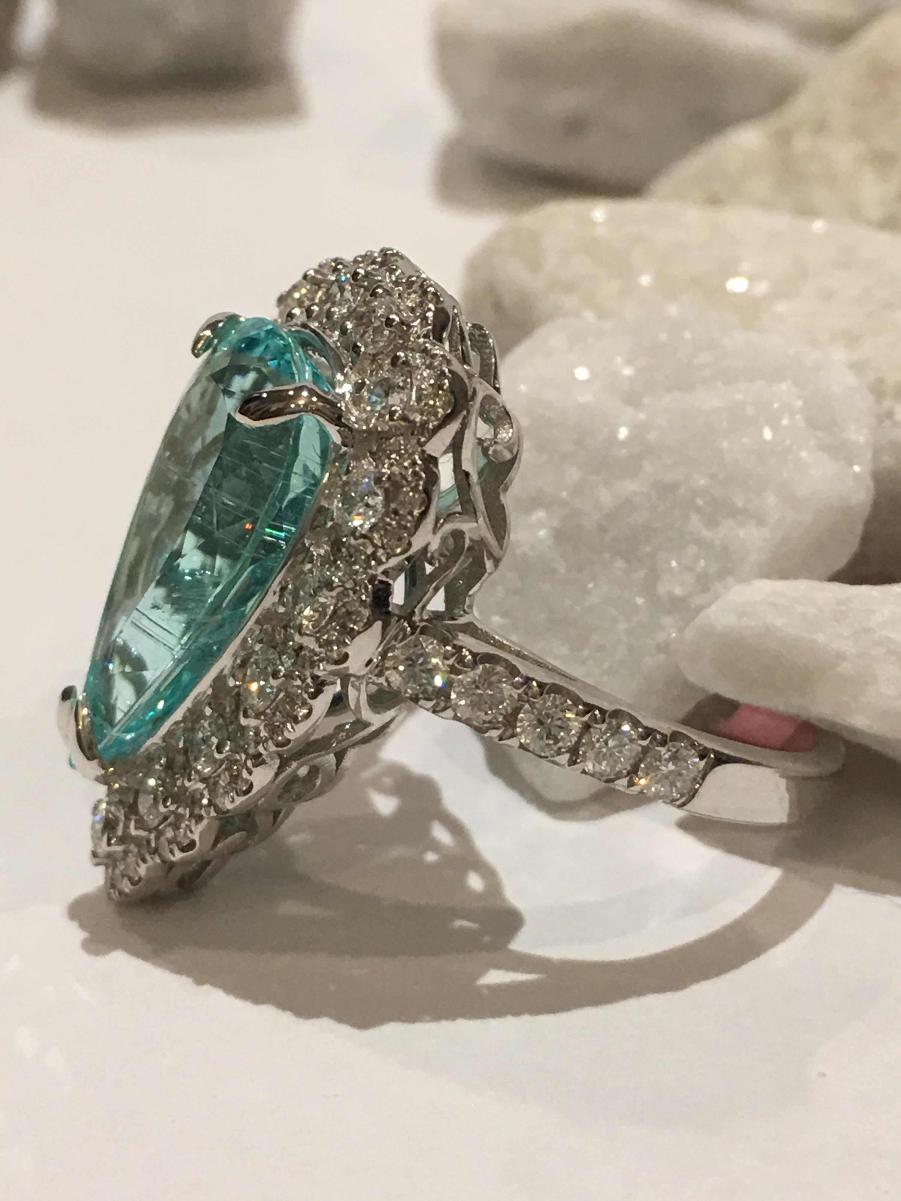 Bague en tourmaline Paraiba certifiée GIA de 5,44 carats Pour femmes en vente