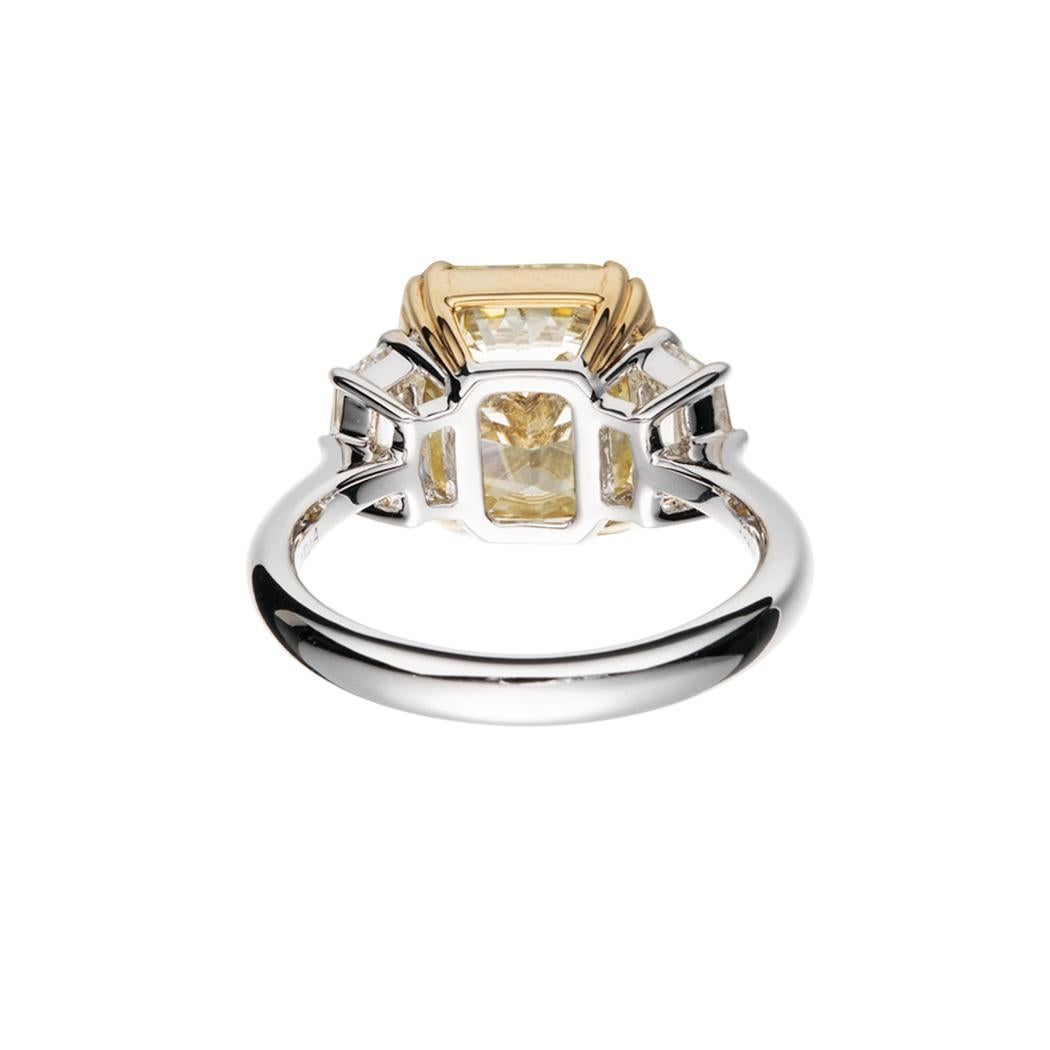 GIA-zertifizierter, 5,46 Karat natürlicher gelber Fancy-Diamantring aus 18KT Gold mit Kissenschliff im Kissenschliff Damen im Angebot