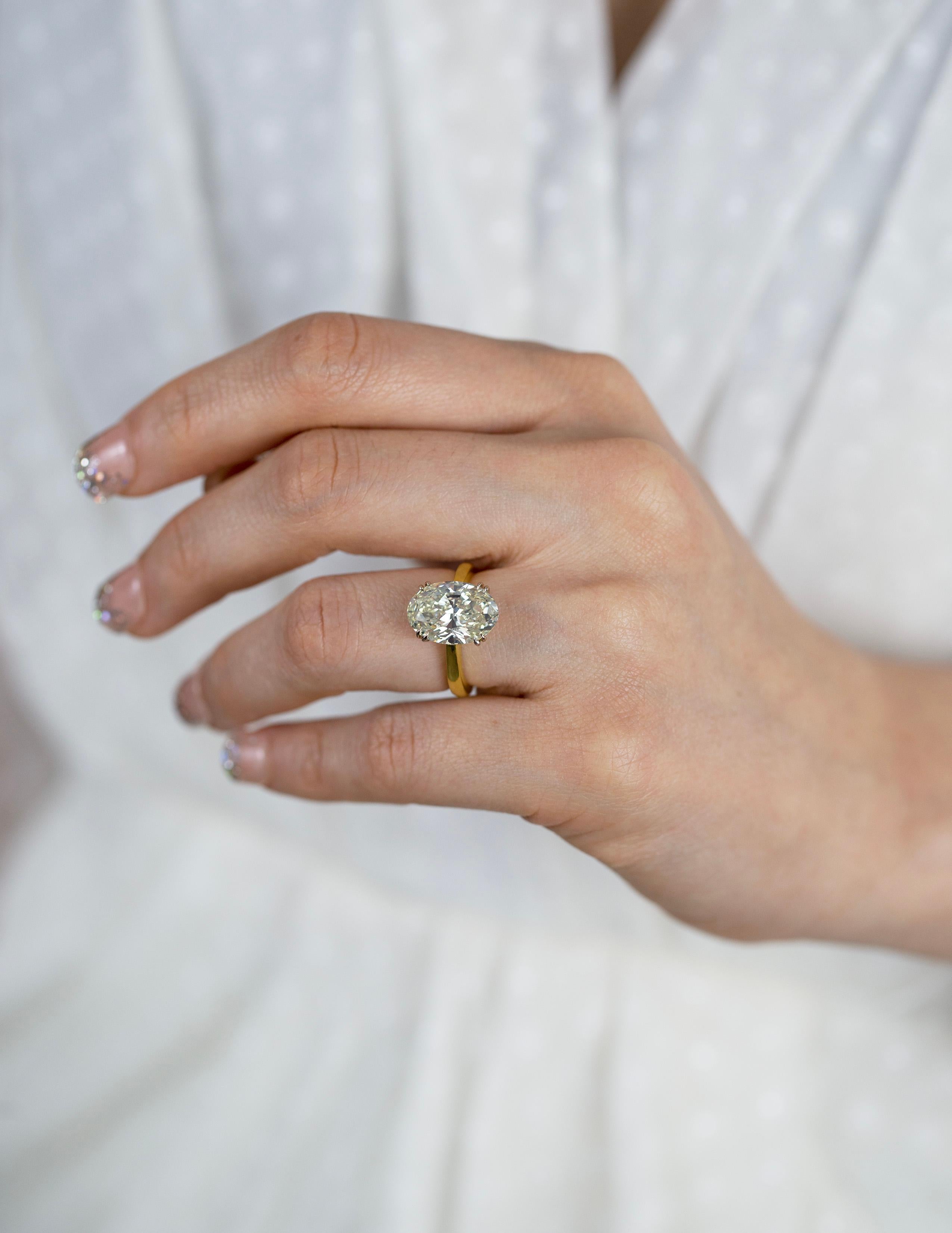 Bague de fiançailles solitaire à diamant ovale de 5,47 carats certifiée GIA Neuf - En vente à New York, NY