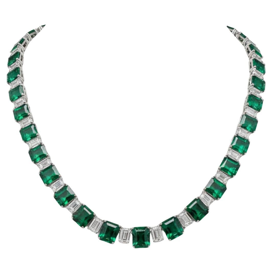 Collier d
émeraudes colombiennes et de diamants de 55 carats certifié par le GIA