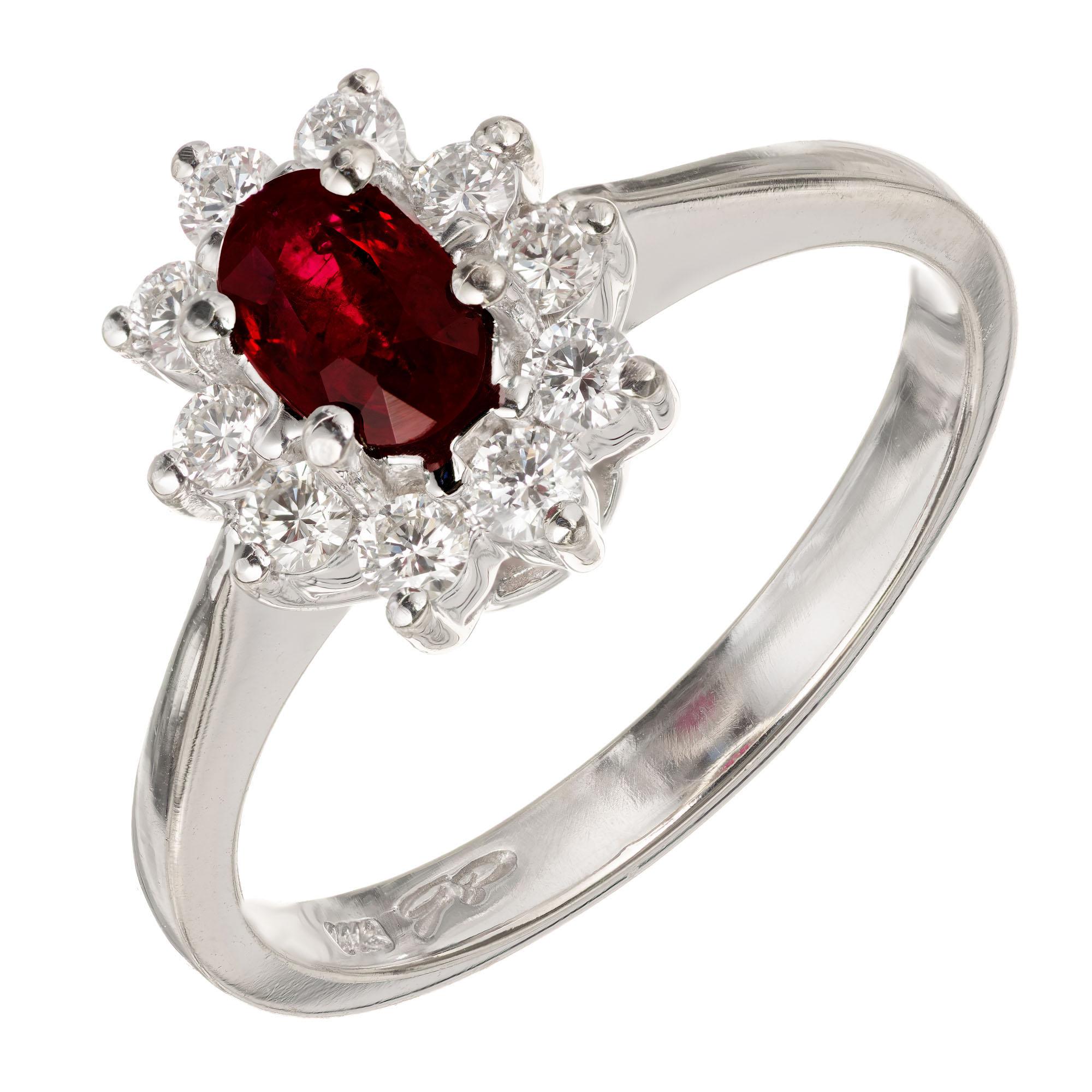 Taille ovale Bague de fiançailles en or blanc avec diamants et rubis rouge ovale de 0,55 carat certifié GIA en vente