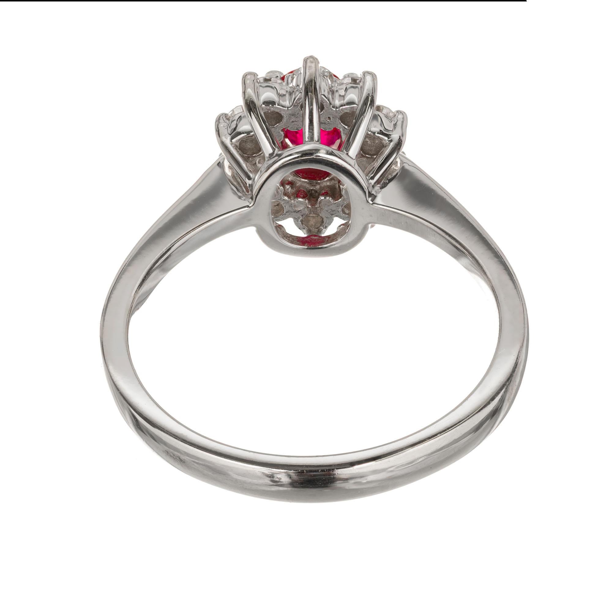 Bague de fiançailles en or blanc avec diamants et rubis rouge ovale de 0,55 carat certifié GIA en vente 1