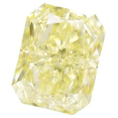 Diamant jaune clair de 5,50 carats certifié GIA 