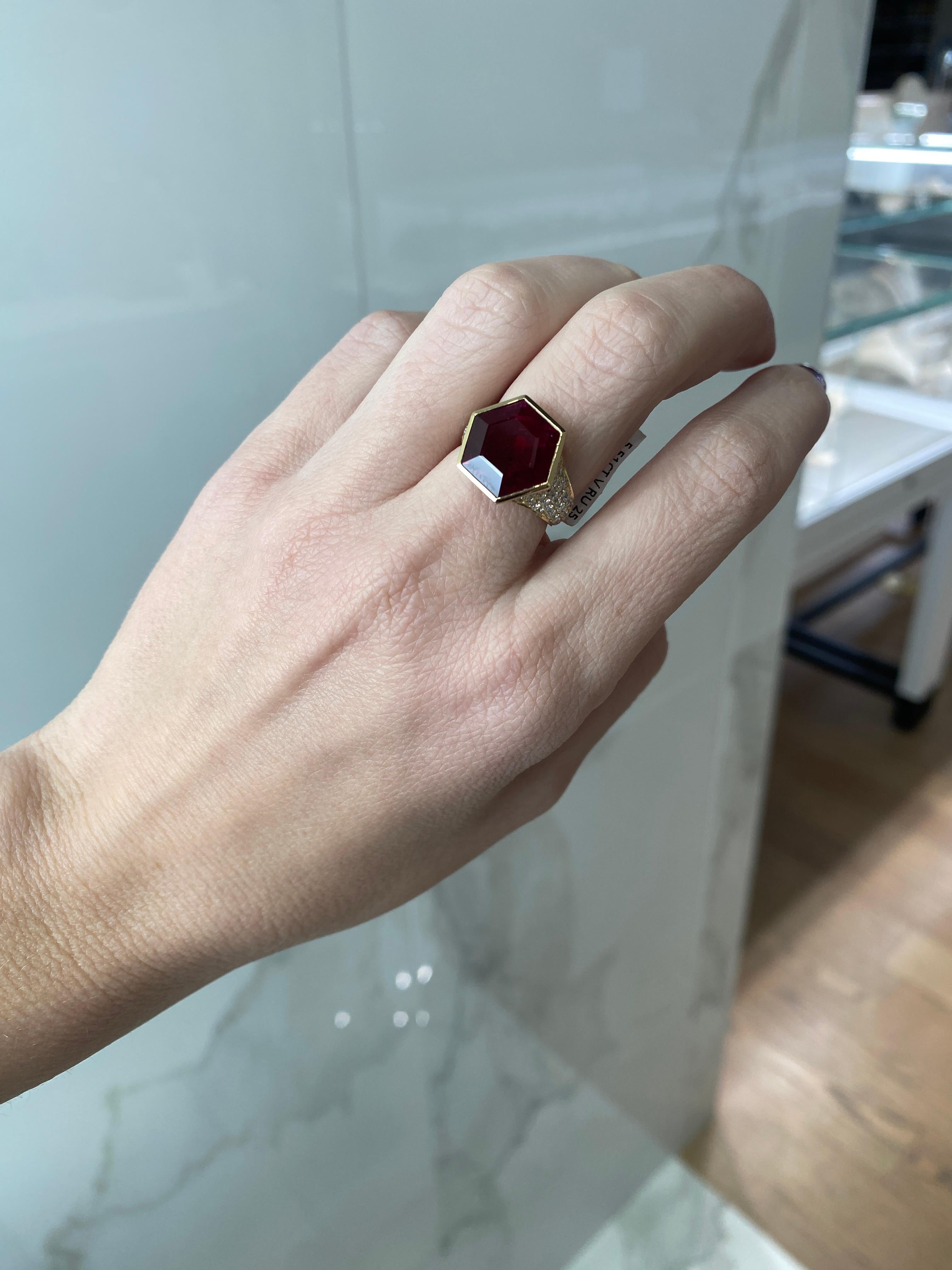 GIA Certified 5.51ct Hexagonal Cut Mozambique Ruby 18k Cocktail Ring For Sale 8