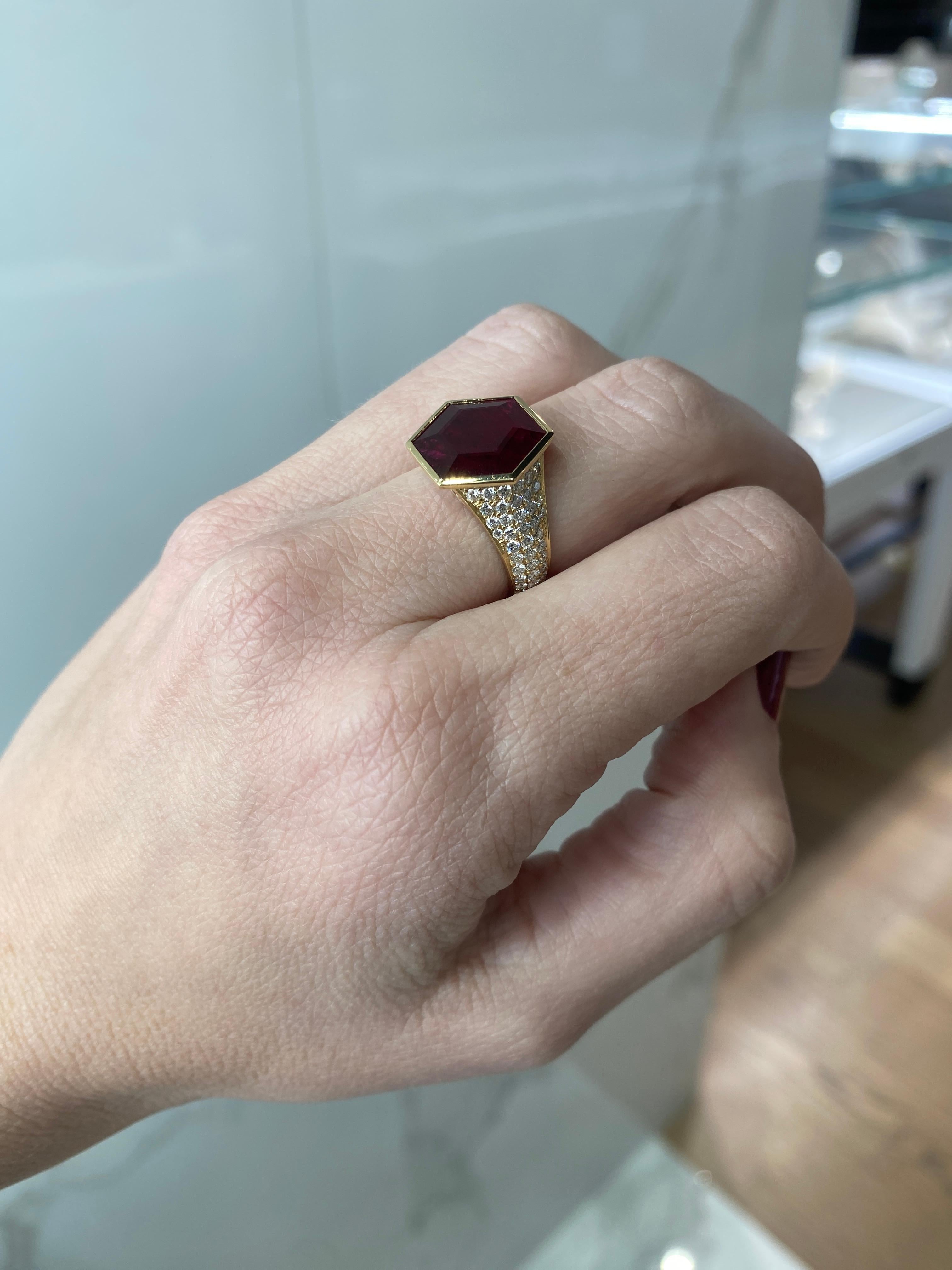 GIA Certified 5.51ct Hexagonal Cut Mozambique Ruby 18k Cocktail Ring For Sale 9