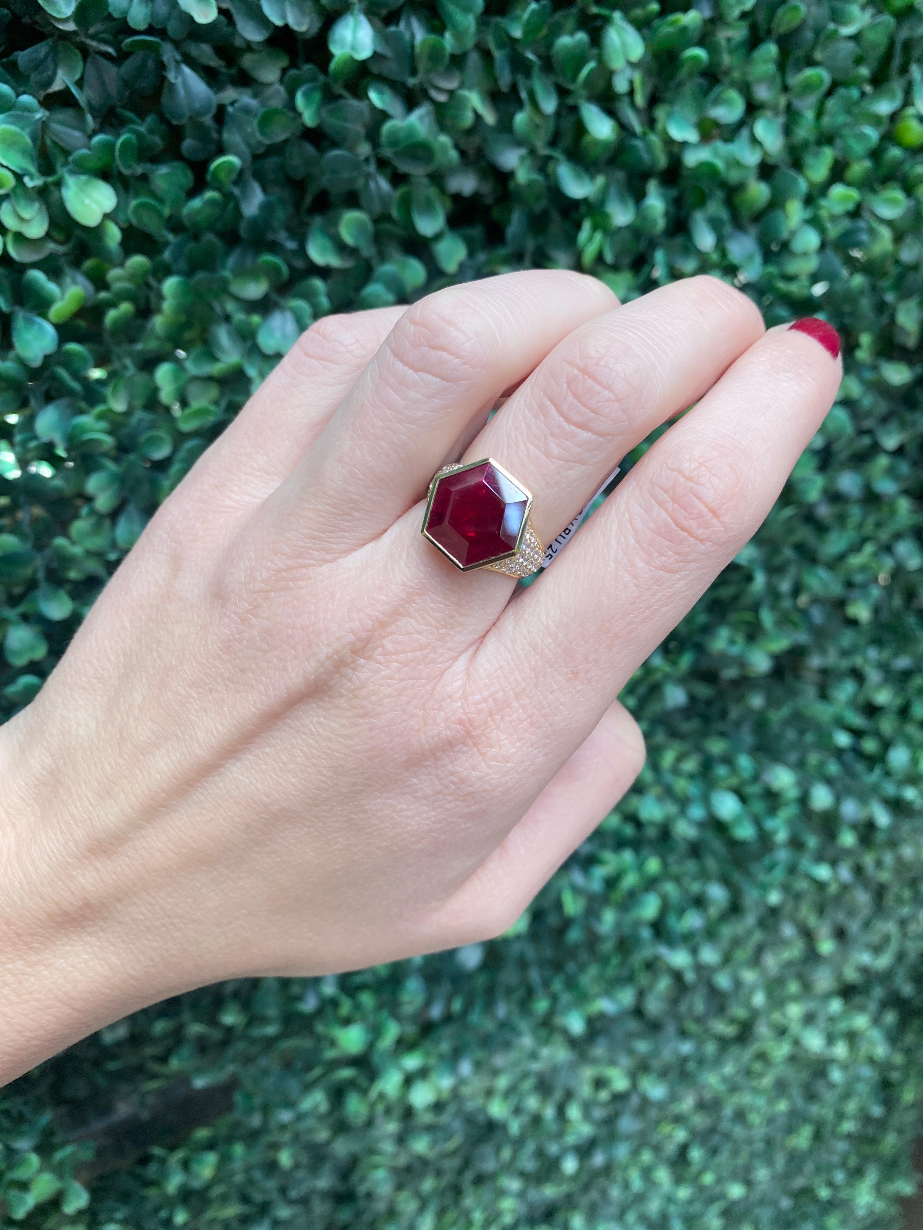 GIA Certified 5.51ct Hexagonal Cut Mozambique Ruby 18k Cocktail Ring For Sale 10