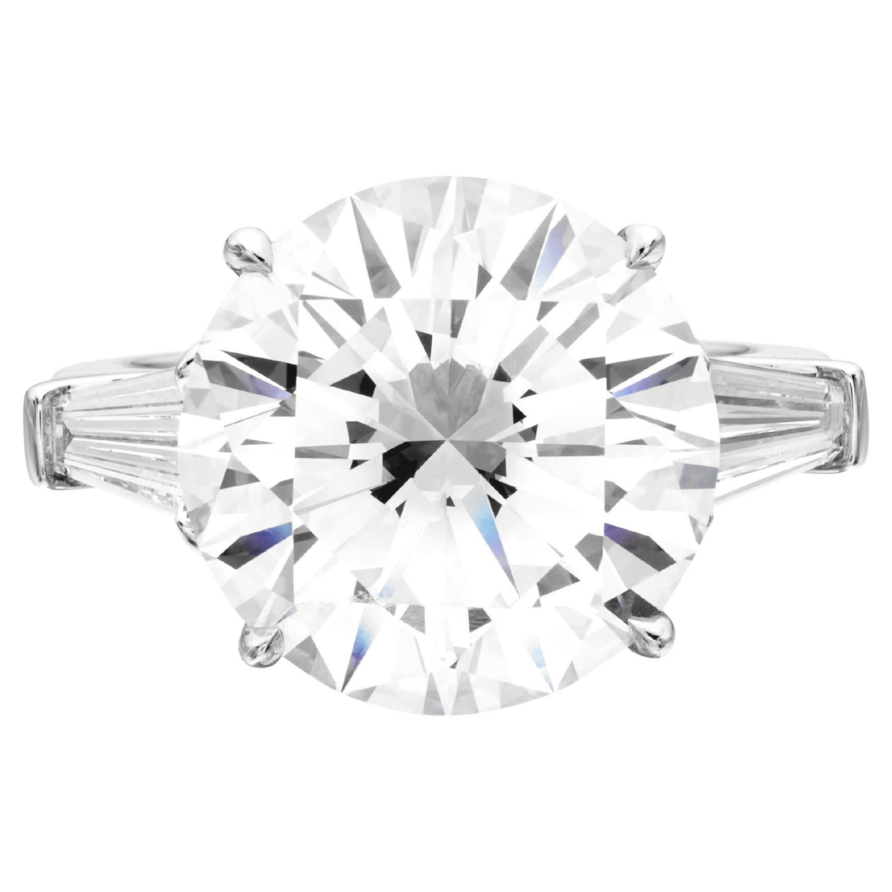 Contemporary GIA Certified 5 Carat Round Cut D Color VVS2 Diamond Platinum Engagement Ring For Sale