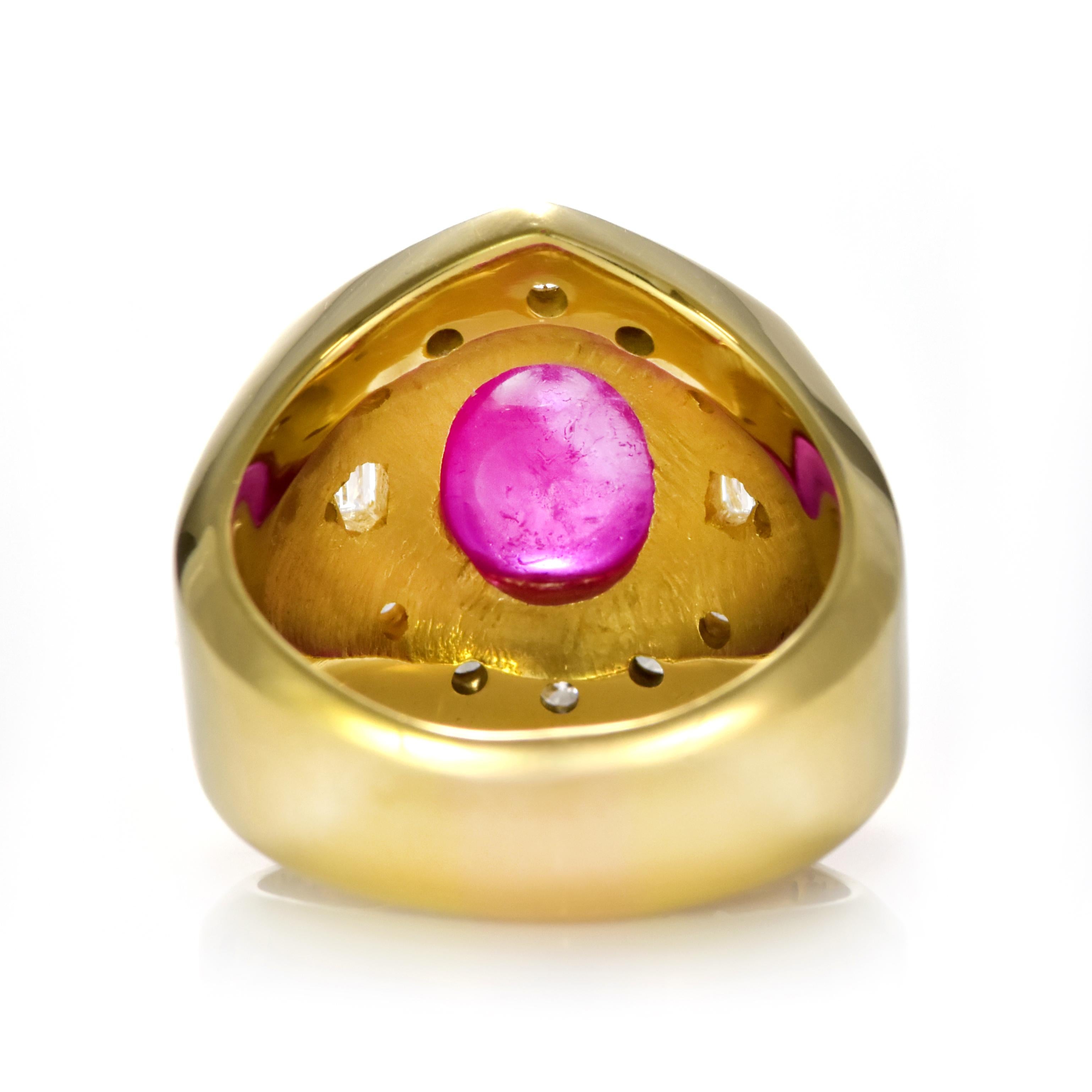 GIA Certified 5.52 Carat Natural Burmese Ruby and Diamond Ring Made in 18K Gold In New Condition For Sale In Tokyo, JP