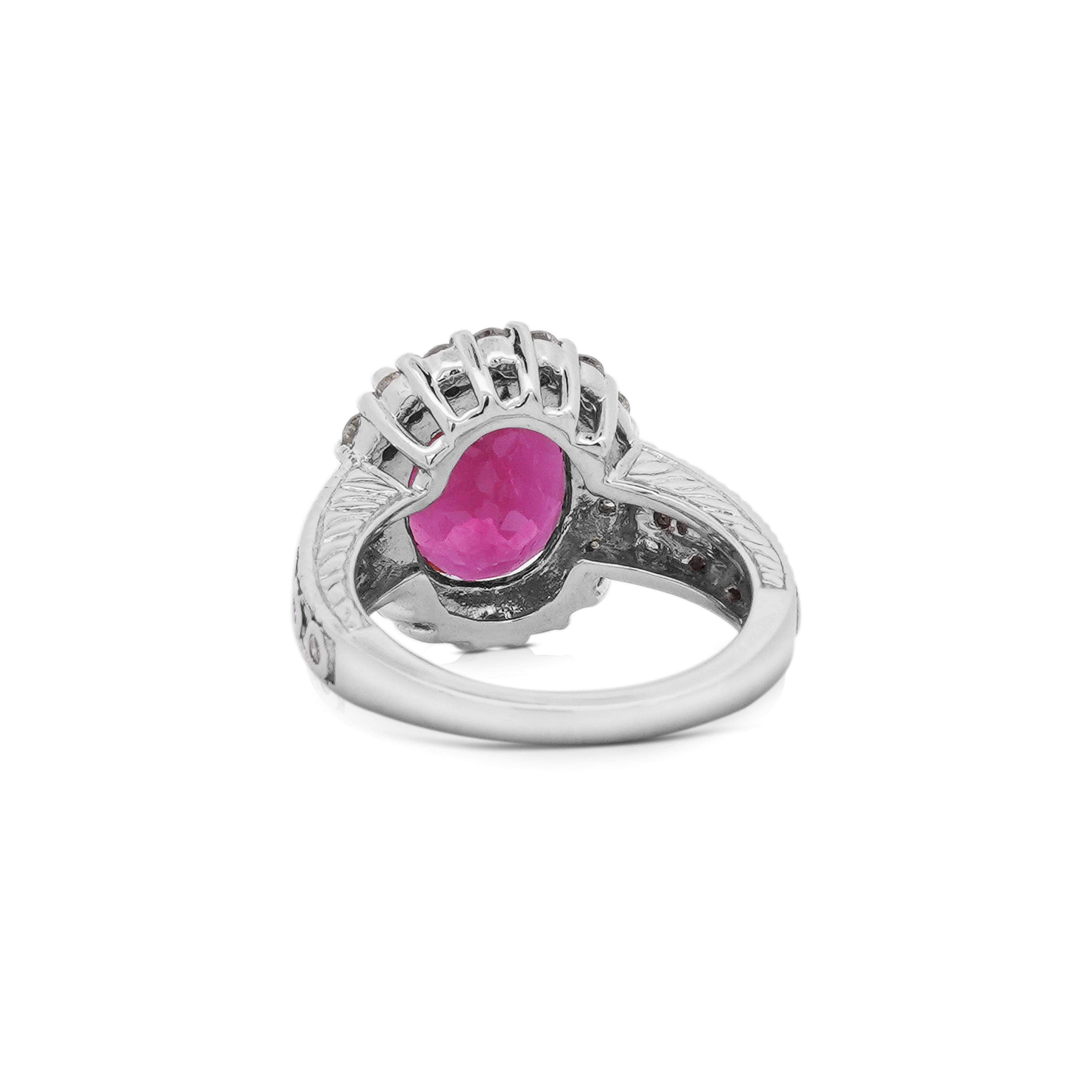 GIA-zertifizierter 5,52 Karat Rubellit und Diamant-Halo in filigranem Fassungsring im Angebot 1