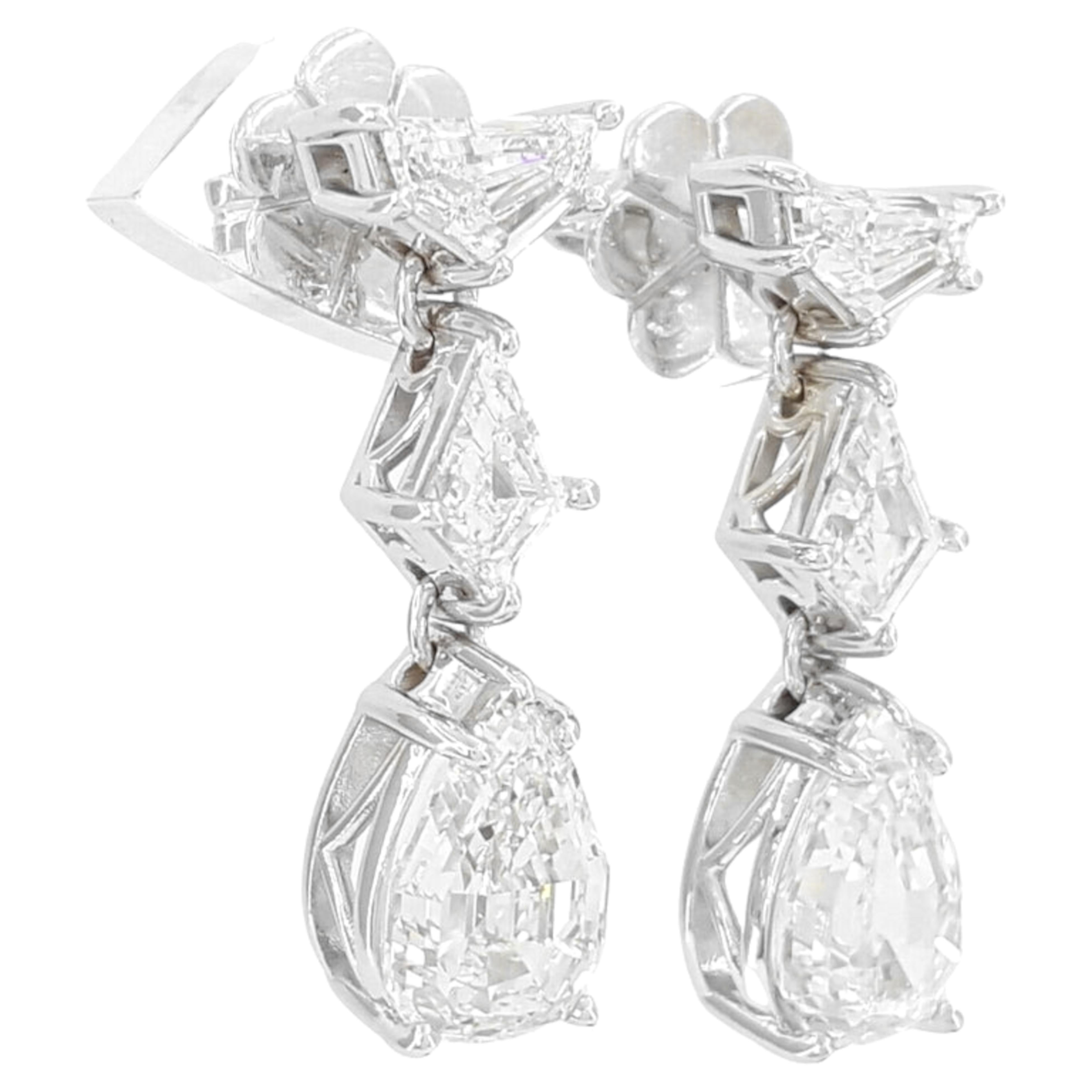 GIA Certified 5.56 Ct. Shield Cut Diamond Earrings In New Condition For Sale In Chicago, IL