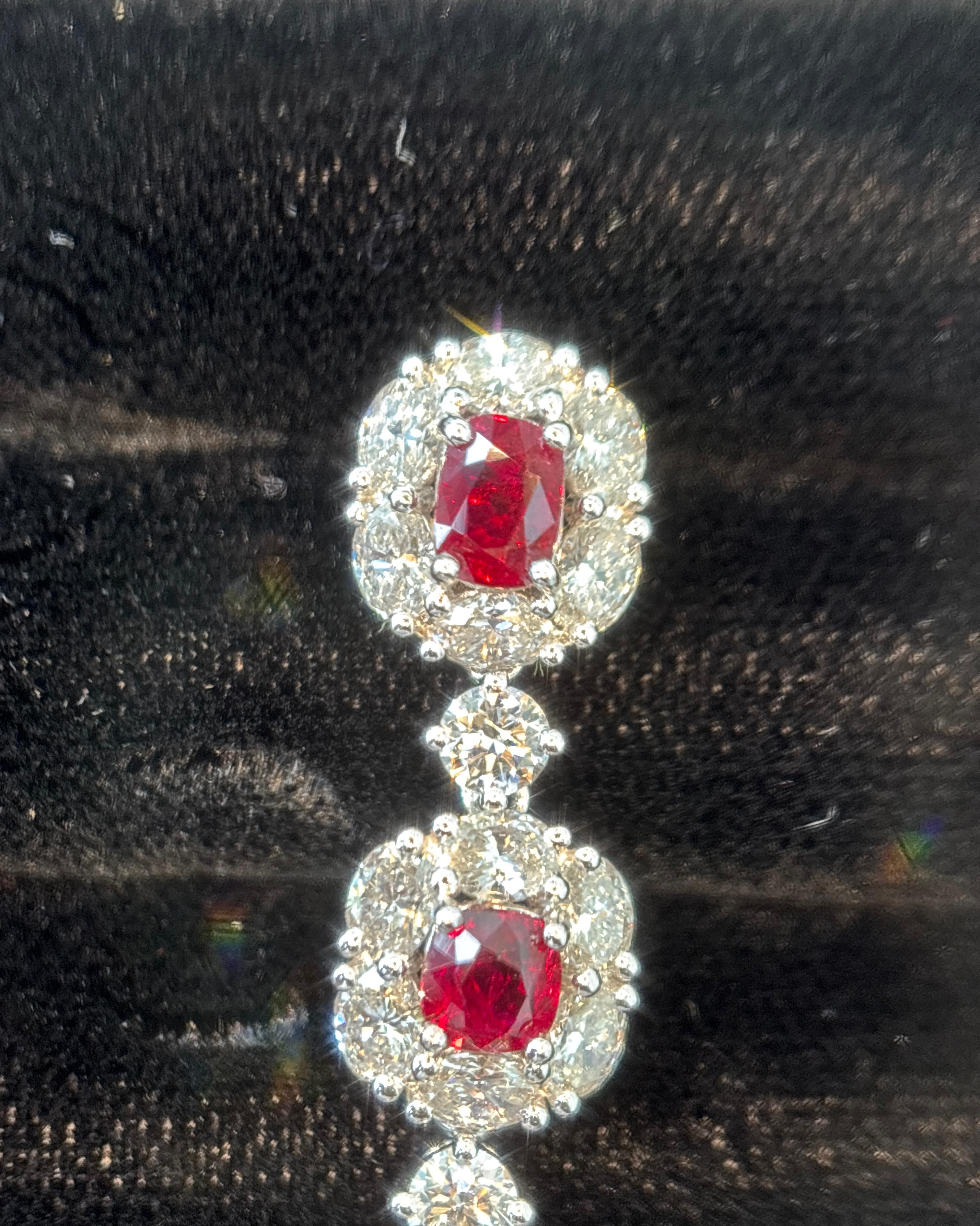 Boucles d'oreilles en platine avec diamant rouge rubis certifié GIA de 5,57 carats (Burma No Heat Vivid Diamonds) en vente 5