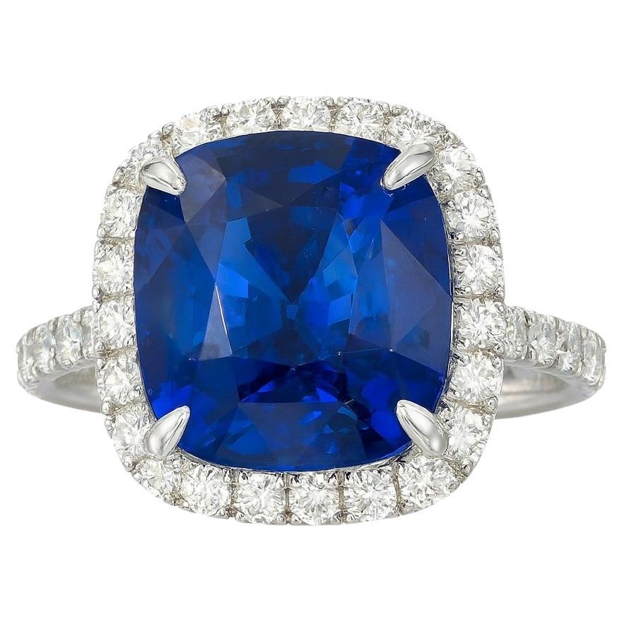 Anello in platino con zaffiro blu vivido e diamante, certificato GIA da 5,58 carati in vendita