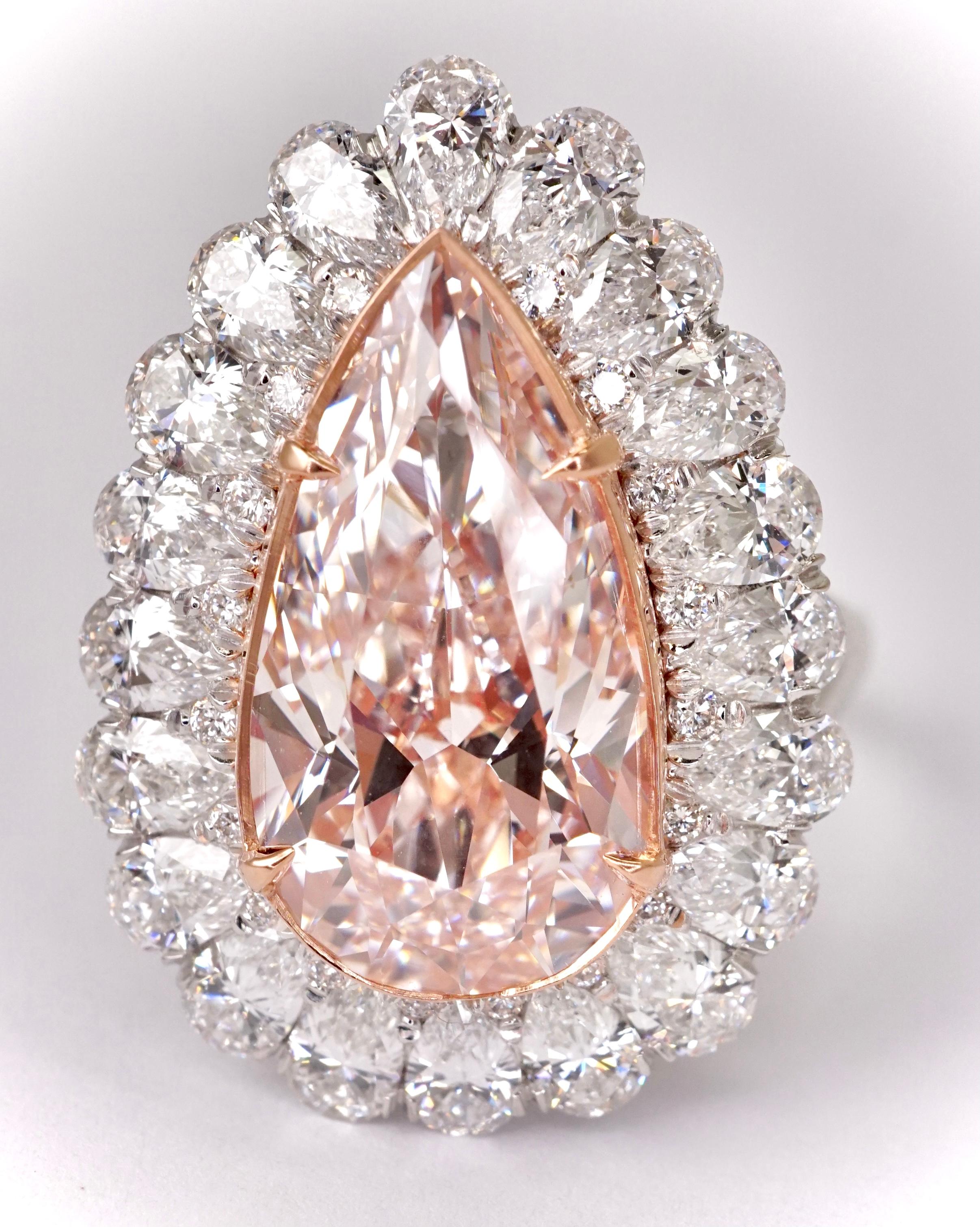 „The Rose Diamond“ - Typ 11a Natürlicher rosa birnenförmiger Diamantring in Tropfenform  im Zustand „Neu“ im Angebot in New York, NY