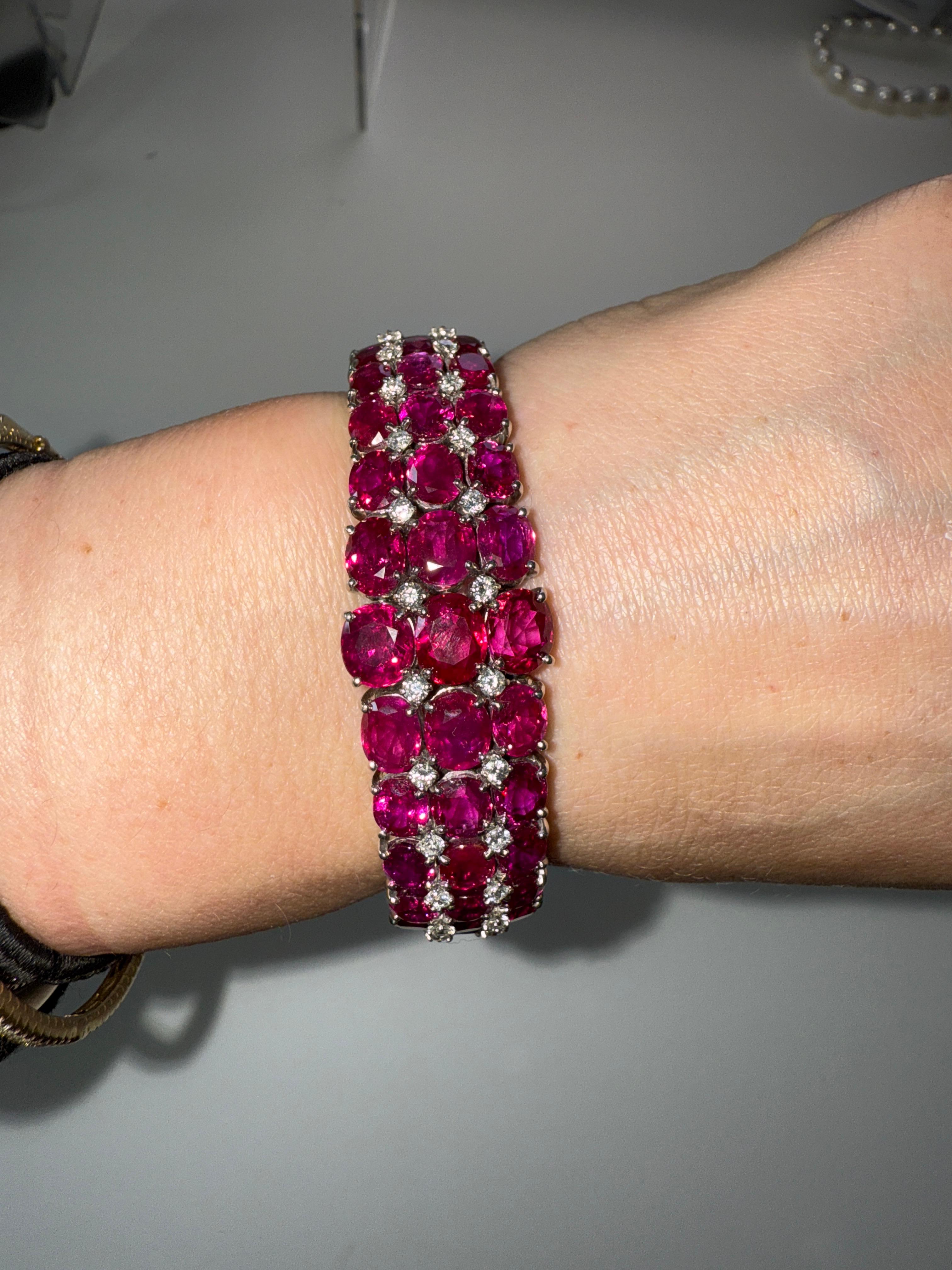 GIA zertifizierte 56 Karat Burma No Heat Rubin Diamant-Armband im Angebot 3