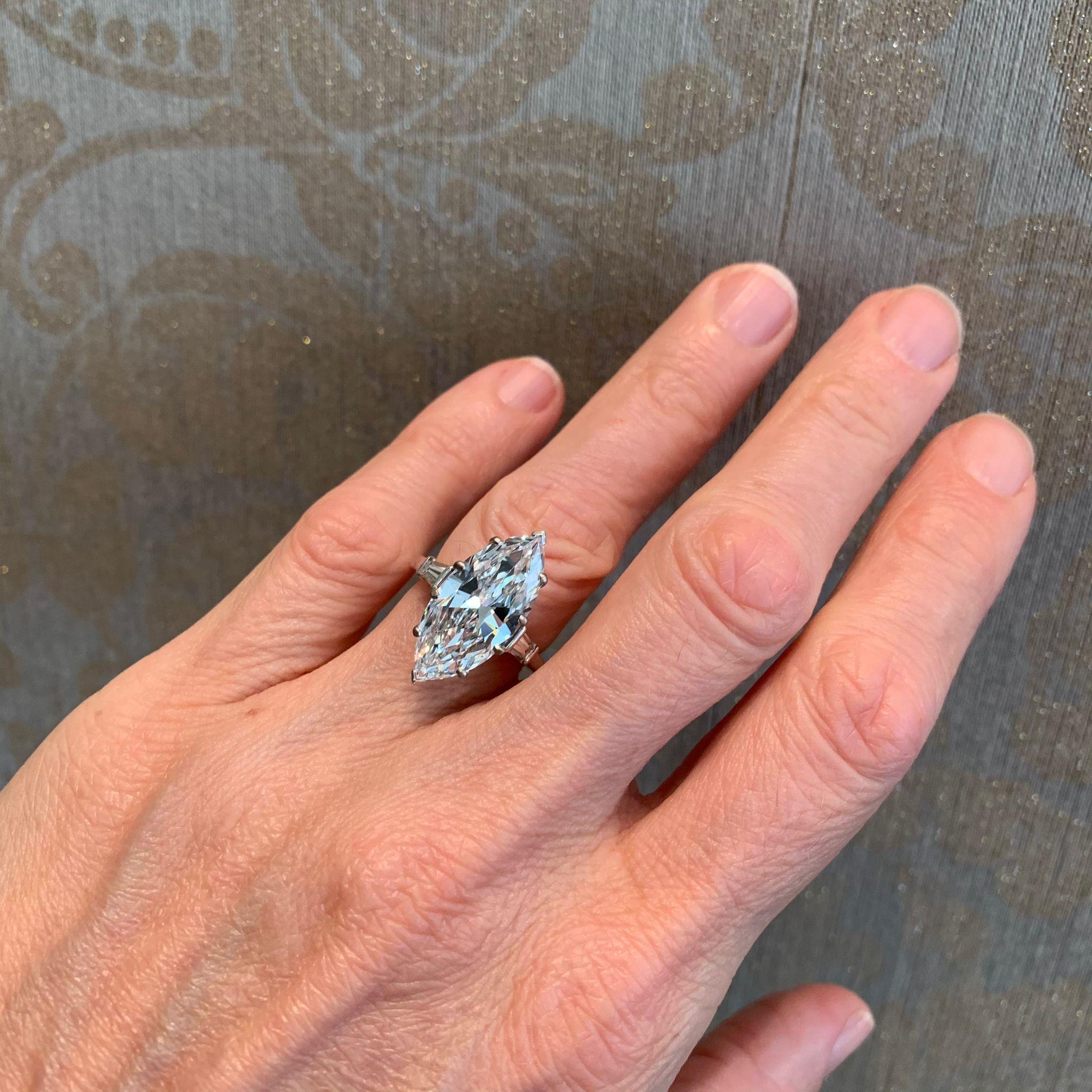 Anillo de diamantes talla marquesa con certificado GIA de 5,60 qt en platino 950 en venta 2
