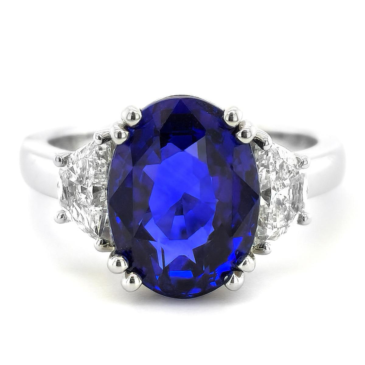 Platinring mit GIA-zertifiziertem 5,62 Karat blauem Saphir und Diamant (Romantik) im Angebot