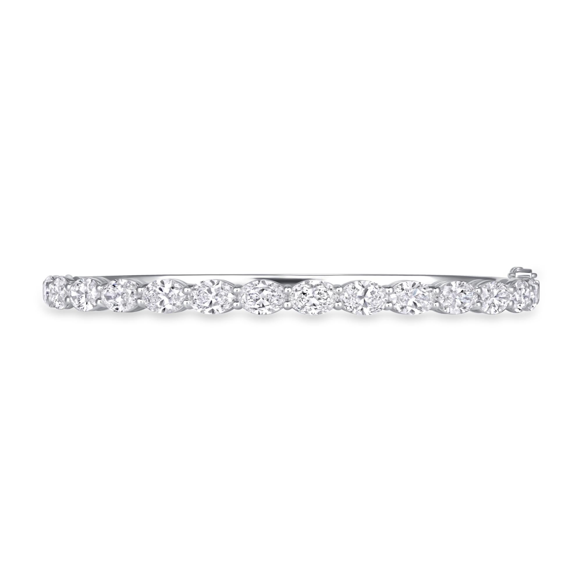 Donna GIA Certified 5.68 Ctw. Oval Brilliant Diamond Bangle in 14K White Gold in vendita