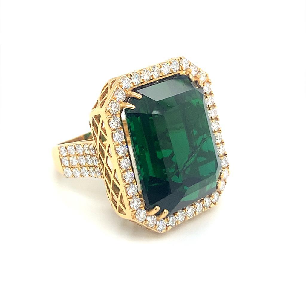 GIA Certified 56.86 Carat Green Turmaline Diamond Ring In New Condition For Sale In New York, NY