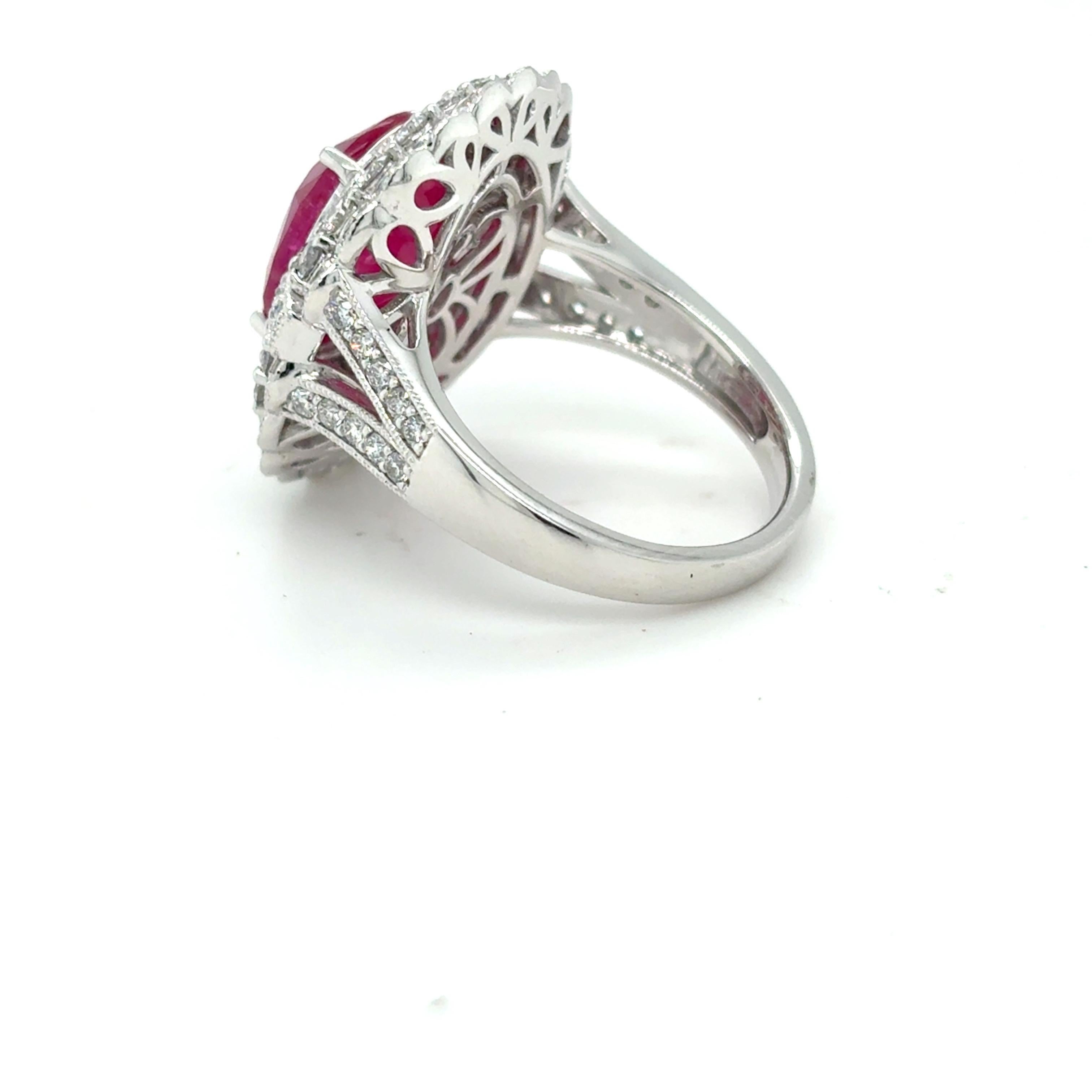 Anello di fidanzamento con diamante di rubino birmano certificato GIA da 5,69 carati in vendita 4