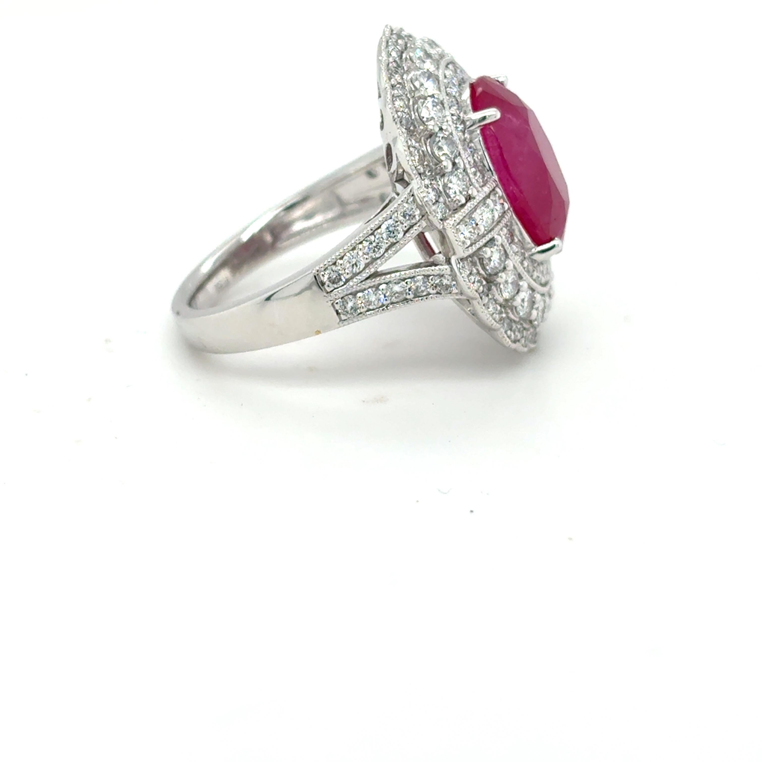 Anello di fidanzamento con diamante di rubino birmano certificato GIA da 5,69 carati In condizioni Nuovo in vendita a Trumbull, CT