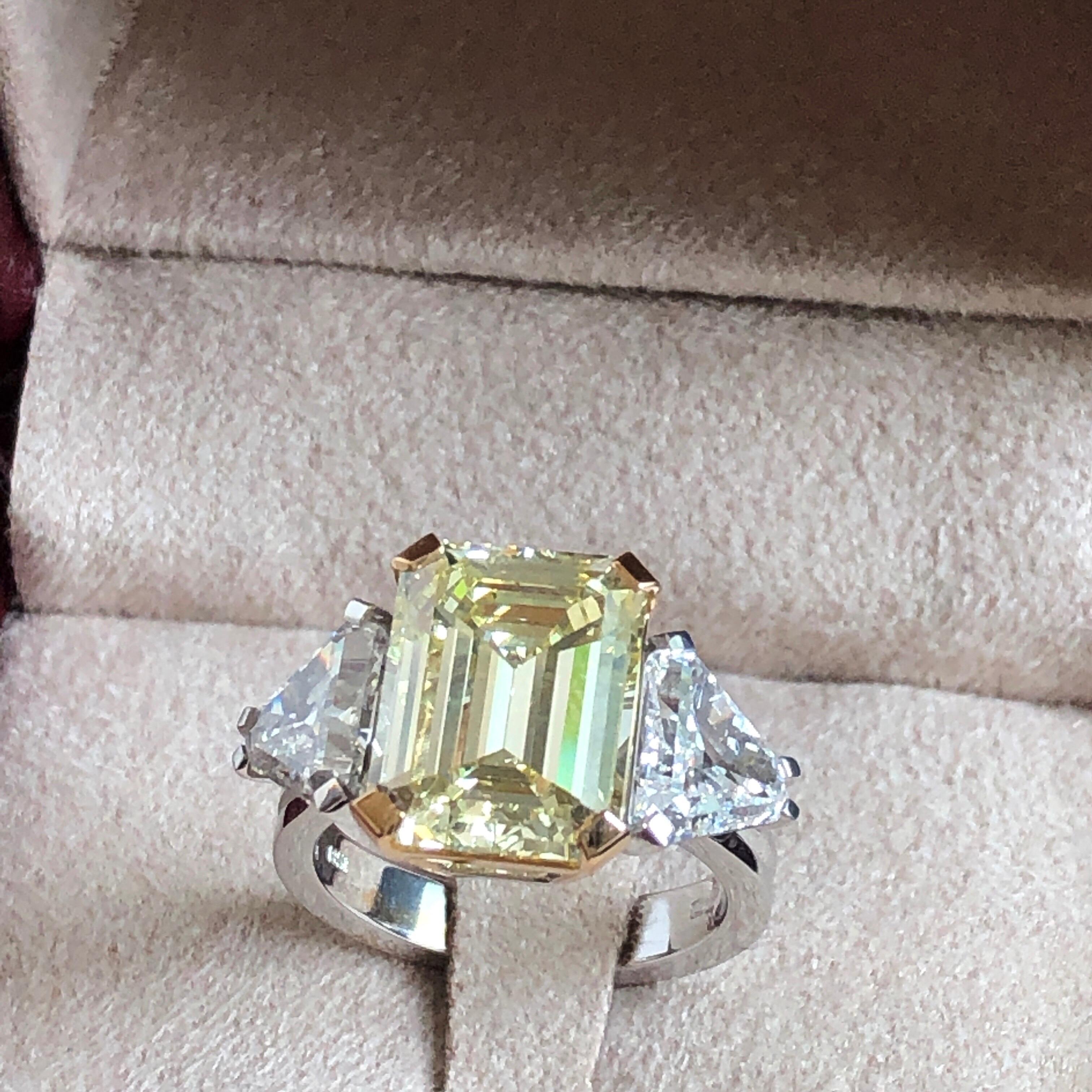 Bague Berca certifiée GIA, 5,73k diamant jaune clair 2,3k diamant blanc en vente 6