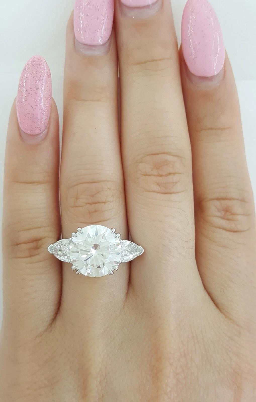Taglio rotondo GIA Certified 5,74 Ct Peso totale Anello rotondo Brillante Ideale Triplo Eccellente in vendita