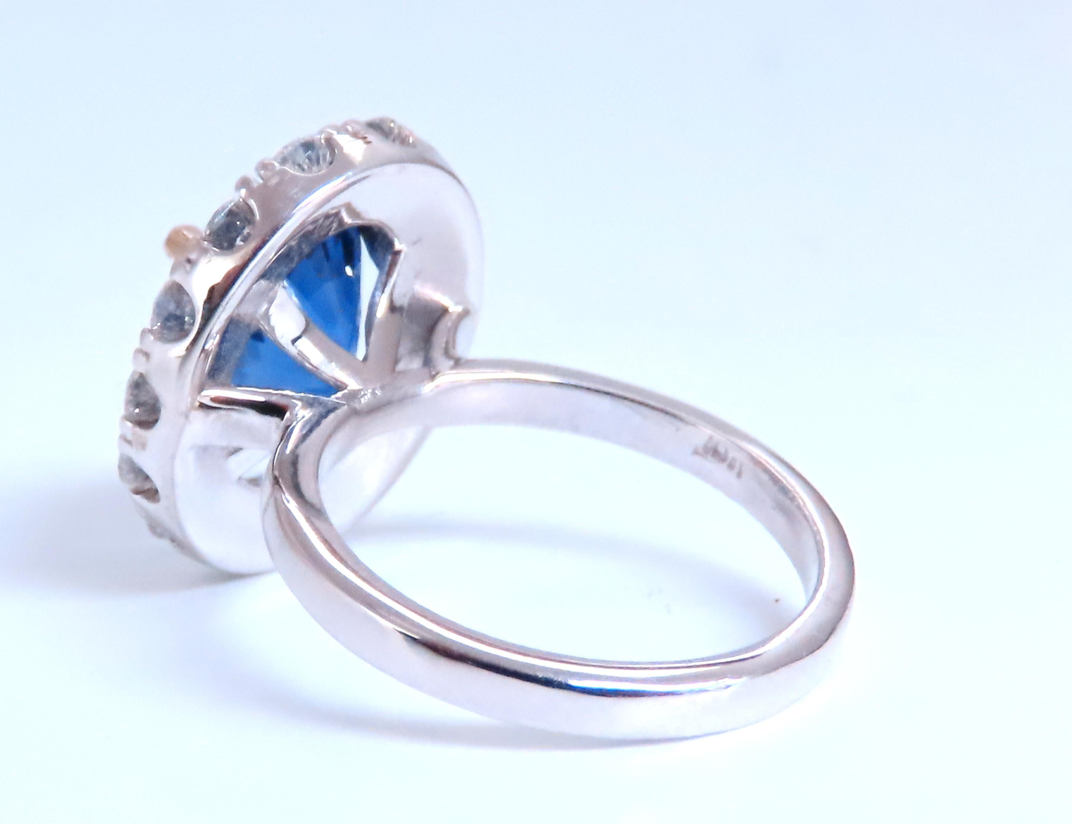 Oval Cut GIA Certified 5.75ct Natural No Heat Sapphire Diamonds Cluster Ring 18Kt 74554 For Sale