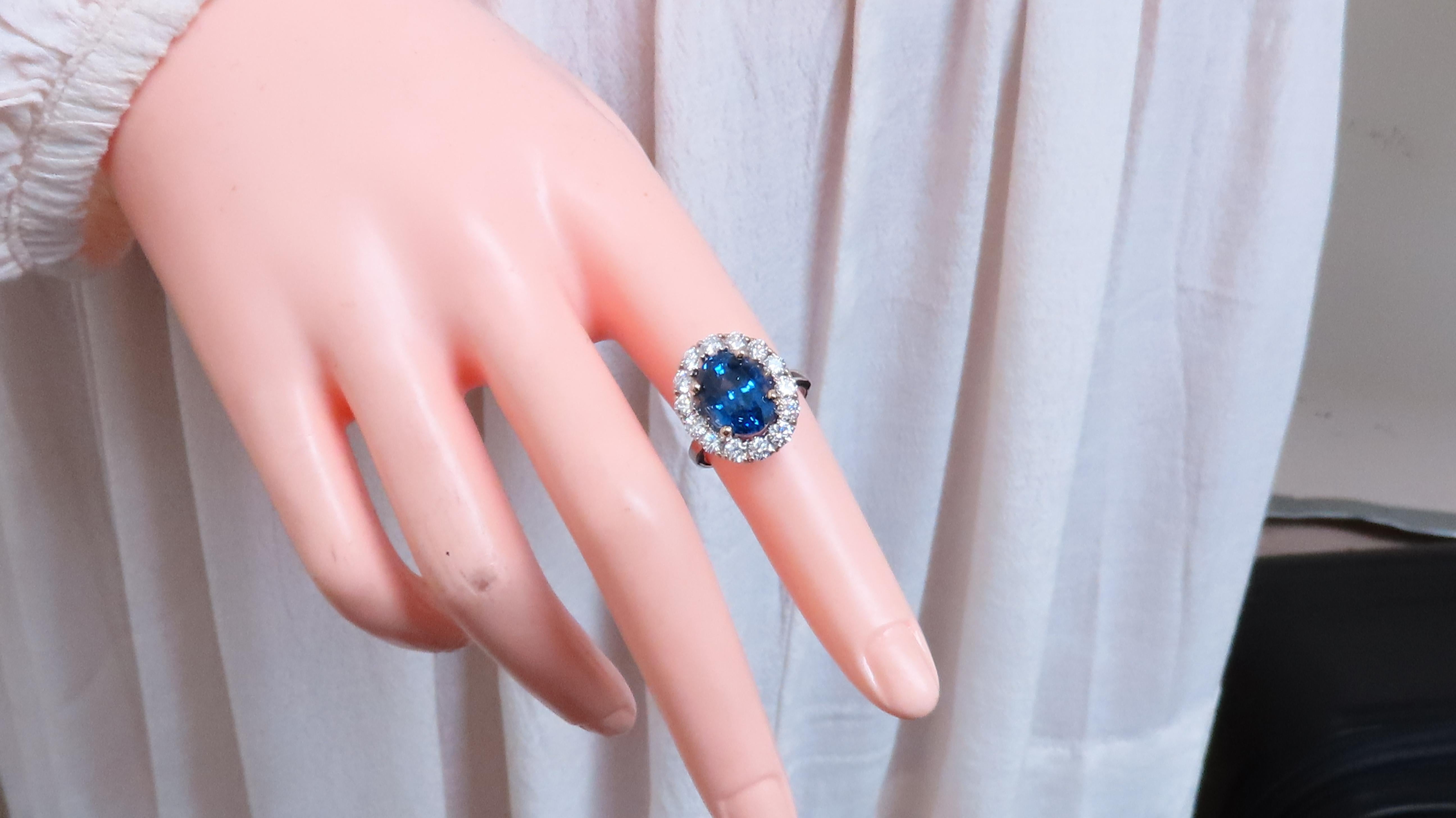 Women's GIA Certified 5.75ct Natural No Heat Sapphire Diamonds Cluster Ring 18Kt 74554 For Sale