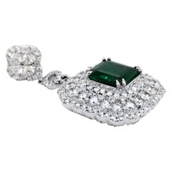 Orecchini con smeraldo certificato GIA da 5,78 carati in oro 18 carati con diamanti da 3,87 carati