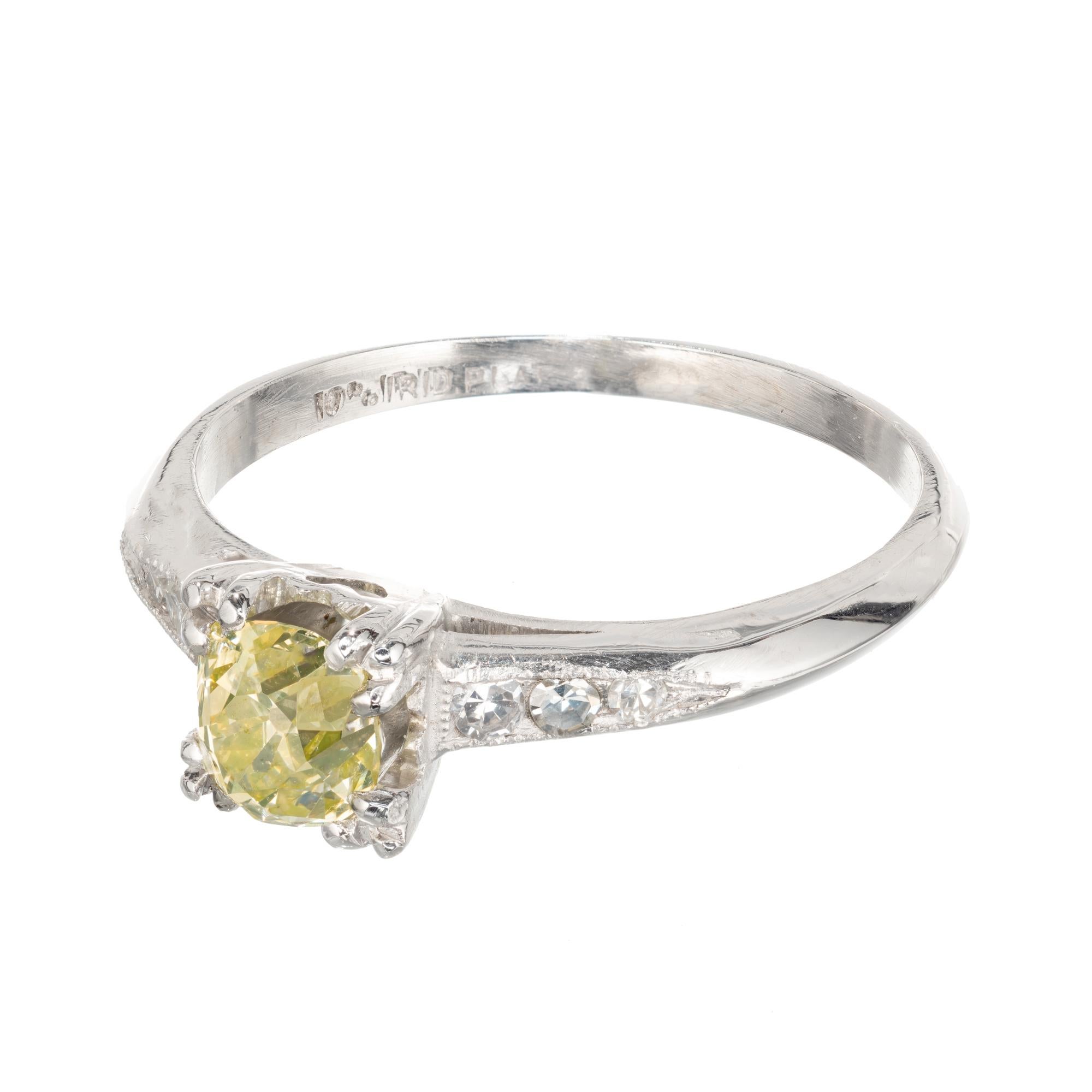 GIA-zertifizierter .58 Karat gelber Diamant-Platin-Verlobungsring (Alteuropäischer Brillantschliff) im Angebot