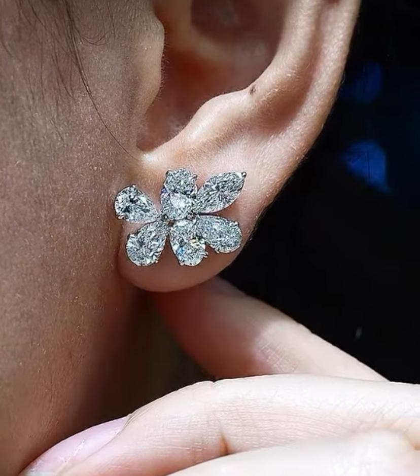 Taglio misto Orecchini in oro 18k con diamanti di forma mista certificati GIA 5,50 carati in vendita