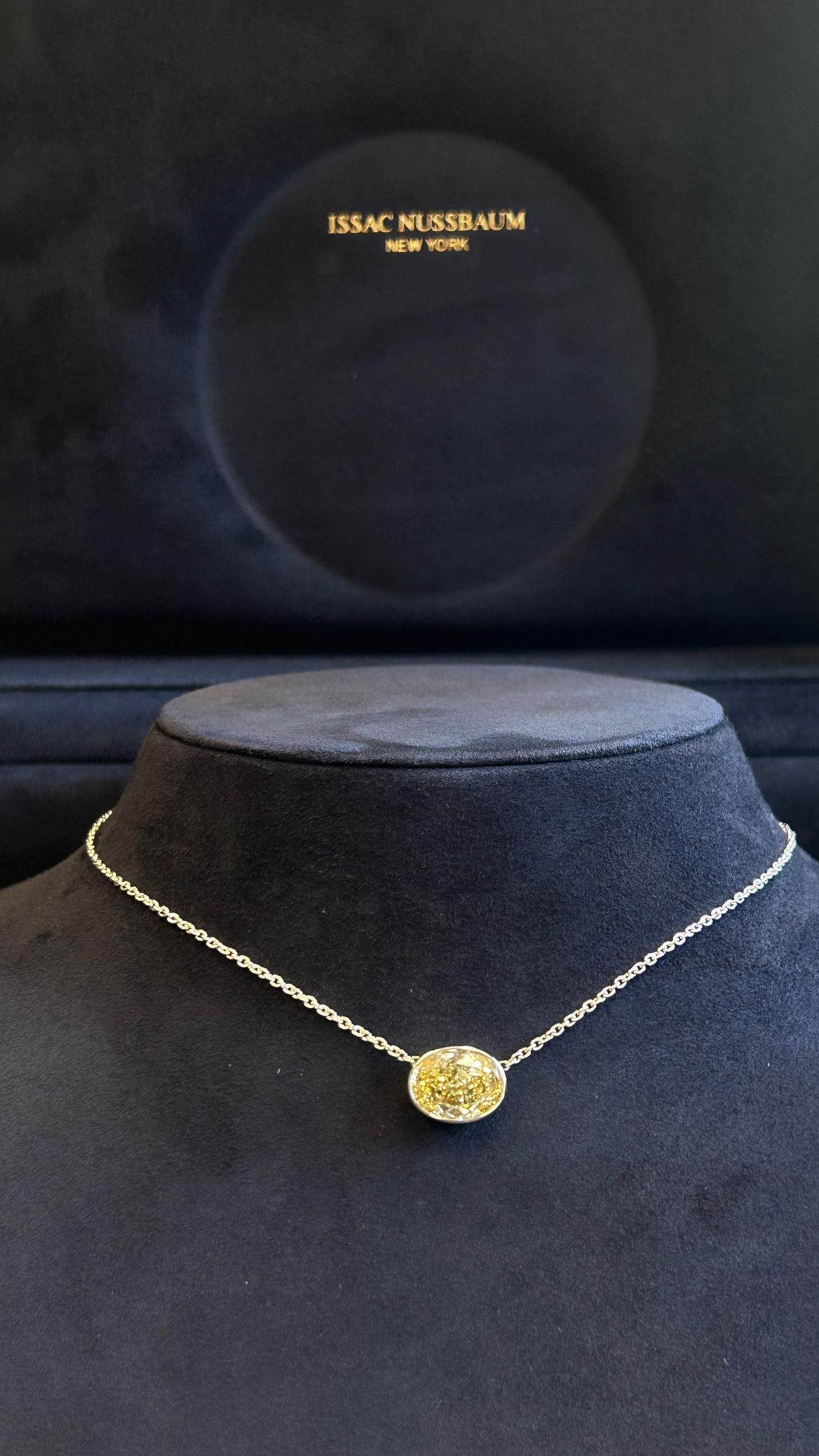 Taglio ovale Ciondolo con diamante ovale a castone di Issac Nussbaum da 5,82 carati. in vendita