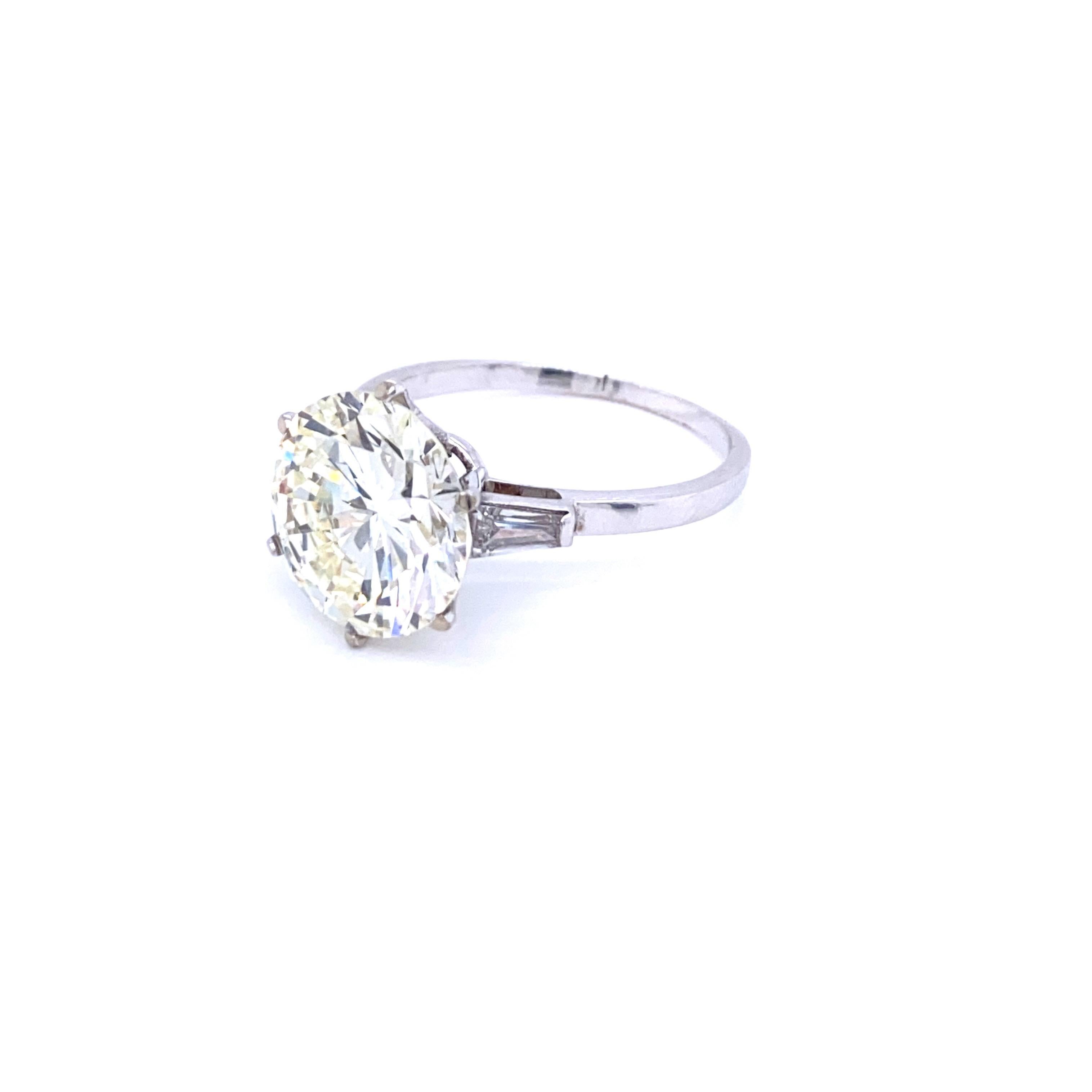 Women's or Men's GIA Certified 5.87 Carat Round Brilliant Diamond Engagement Ring