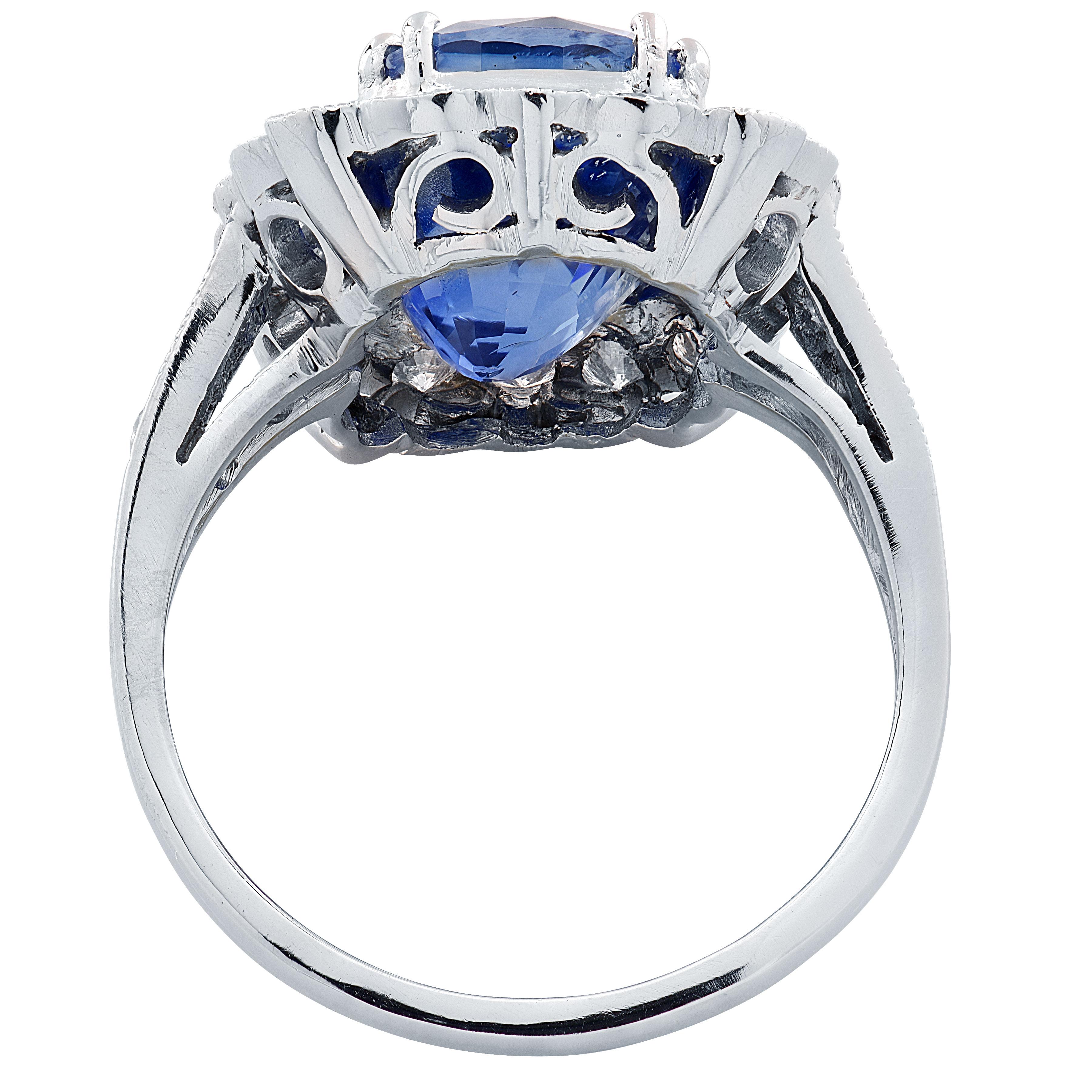 GIA Certified 5.88 Carat No Heat Sapphire & Diamond Ring im Angebot 4