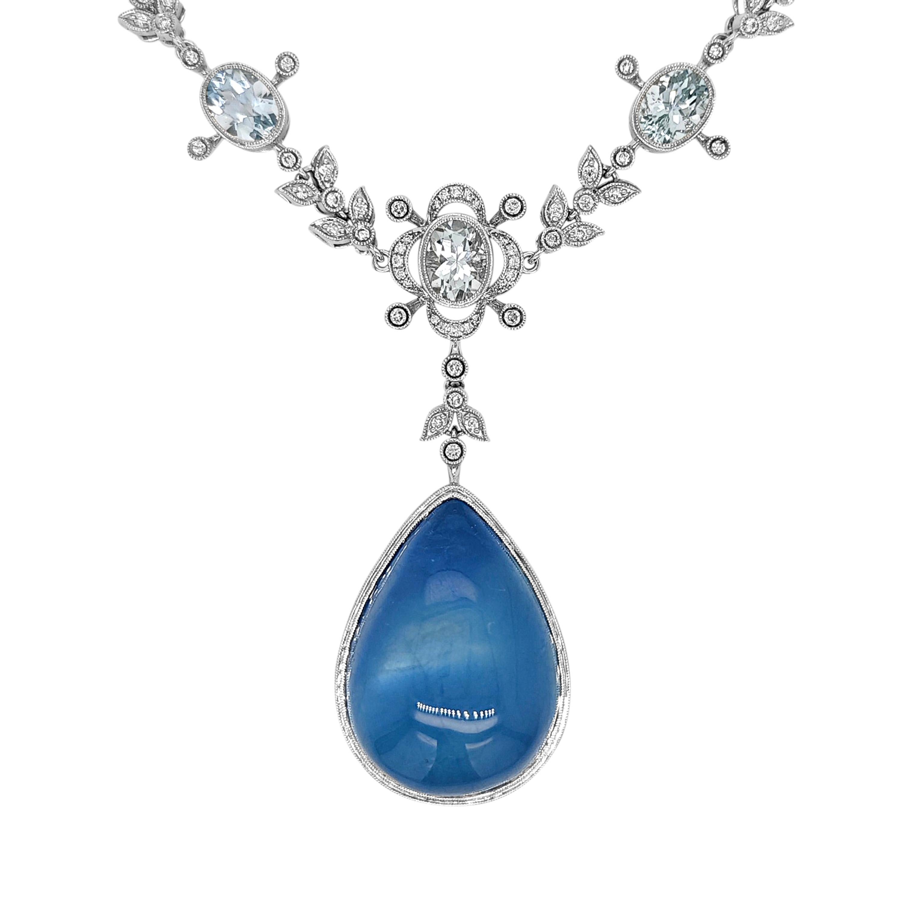 Collar de oro blanco con aguamarina y diamantes de 58,97 quilates con certificado GIA Corte mixto en venta