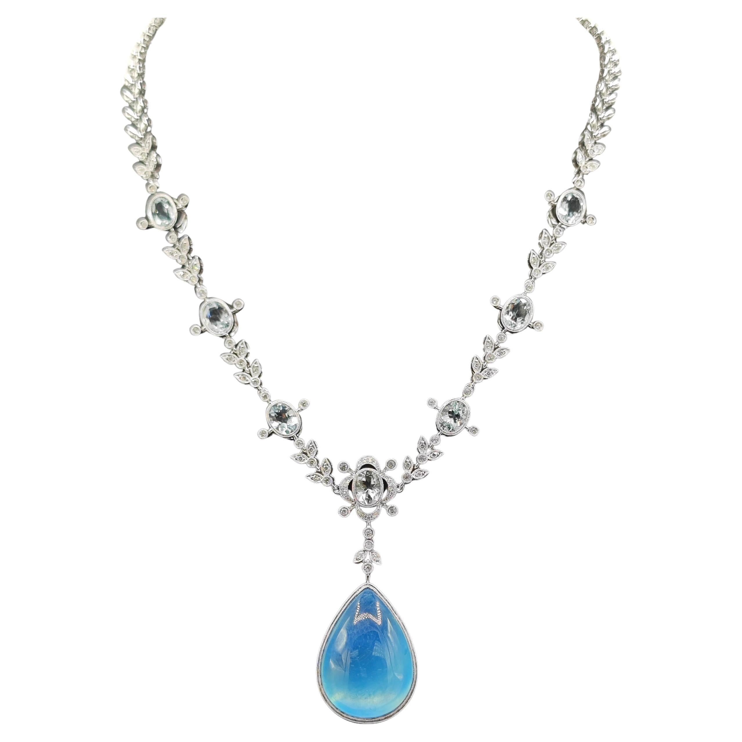 Collar de oro blanco con aguamarina y diamantes de 58,97 quilates con certificado GIA en venta