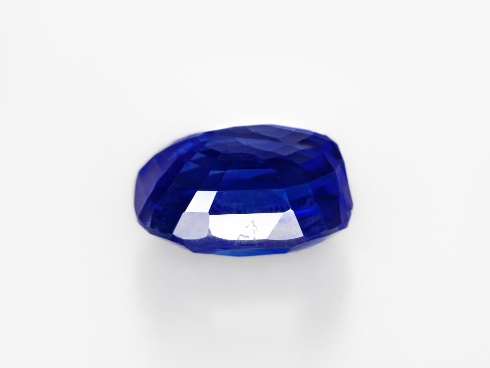 Cushion Cut GIA Certified 5.90 Carat Cushion Blue No Heat Kashmir Sapphire Ring For Sale