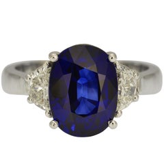 Bague cocktail en saphir bleu royal ovale de 5,93 carats certifié par le GIA