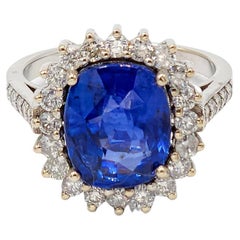 Bague en or 18 carats avec saphir bleu en velours certifié GIA de 5,18 carats et diamants