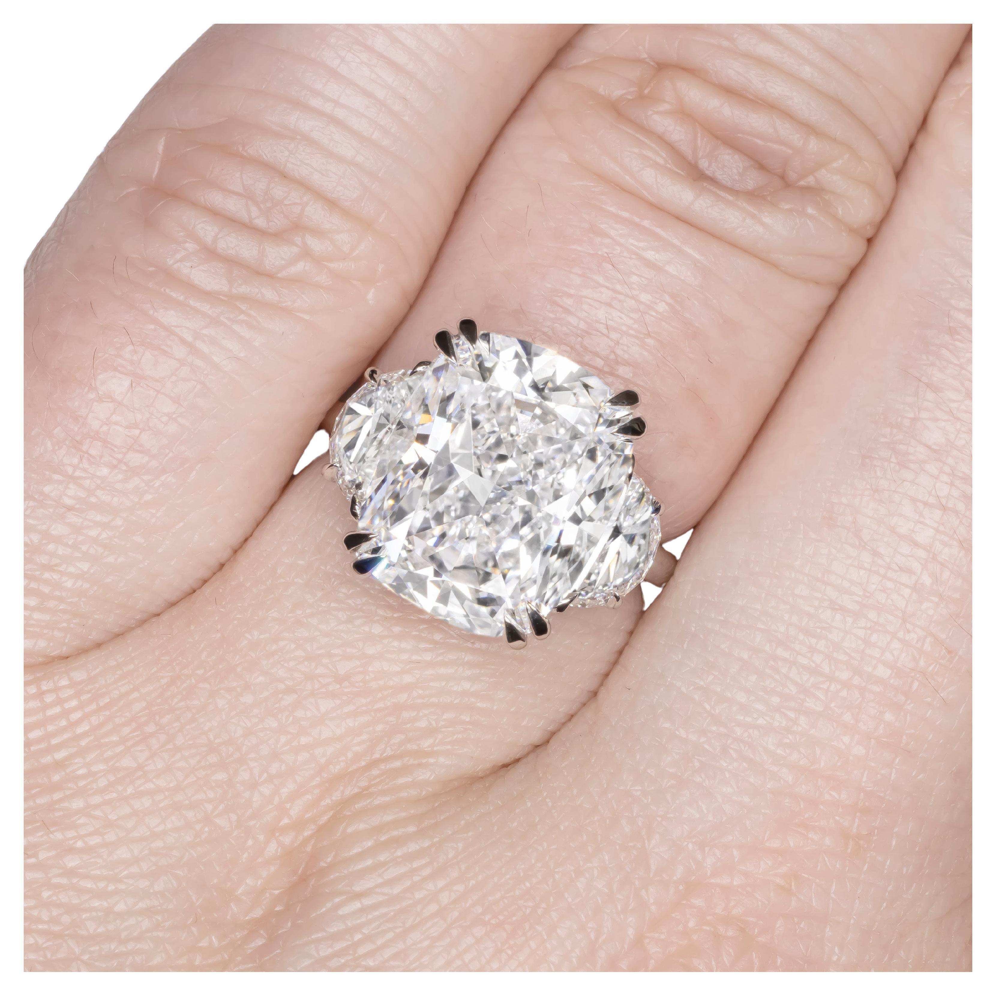 Contemporain Bague en diamant certifié GIA de 7 carats à taille coussin en vente