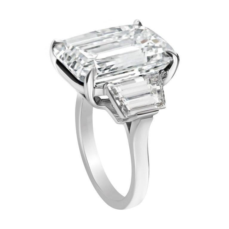 GIA Certified 6 Carat Emerald Cut Diamond Platinum Ring In New Condition For Sale In Chicago, IL