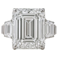 Anillo de platino con diamante talla esmeralda de 6 quilates certificado por el GIA