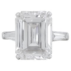 Platinring mit sich verjüngendem Baguette-Ring, GIA-zertifizierter 6 Karat Diamant im Smaragdschliff