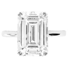 Anillo de diamantes talla esmeralda certificado por el GIA de 6,02 quilates en oro blanco de 18 quilates