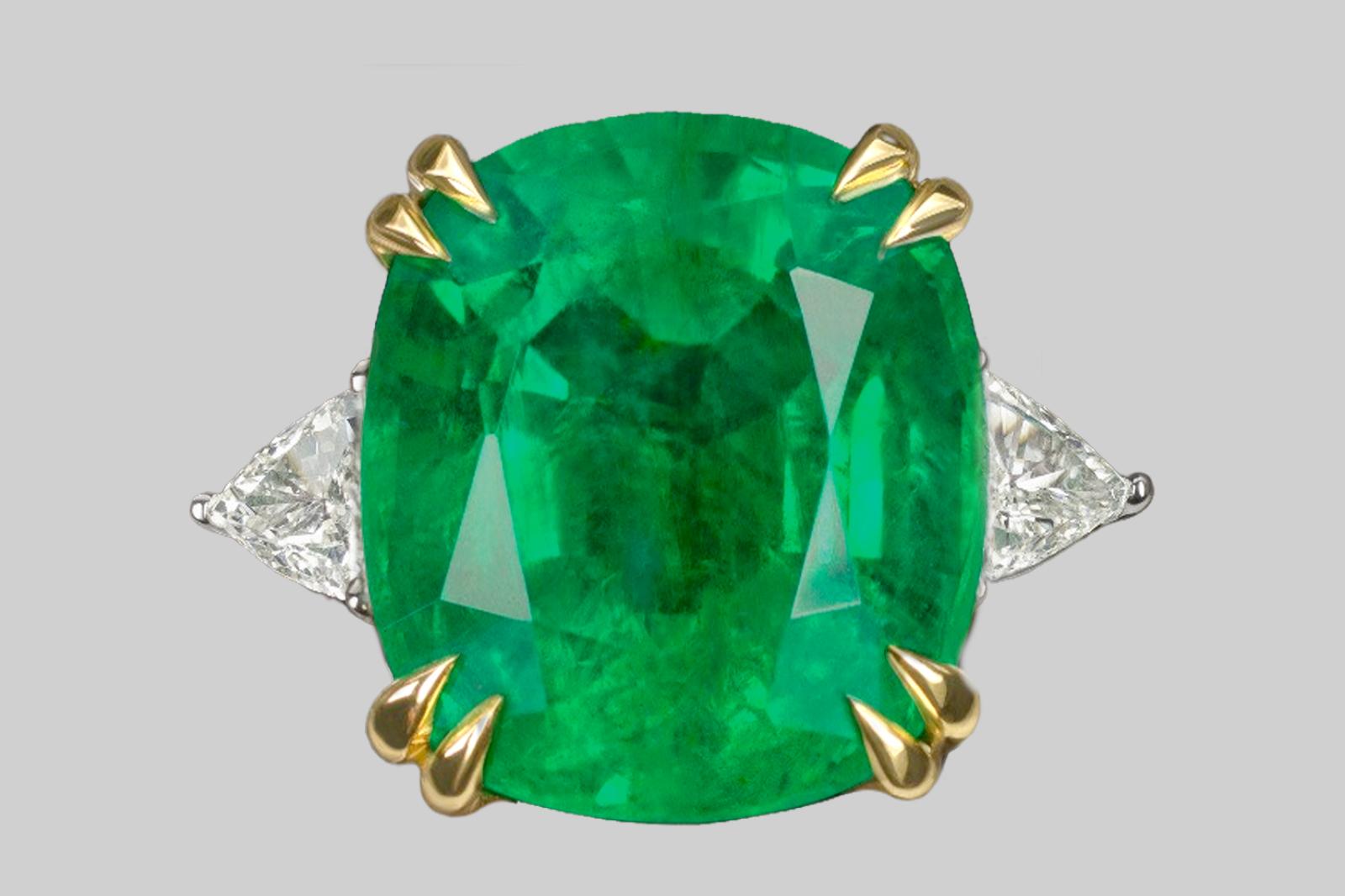 GIA-zertifizierter Solitär-Ring mit 6 Karat grünem Smaragd im Kissenschliff (Moderne) im Angebot
