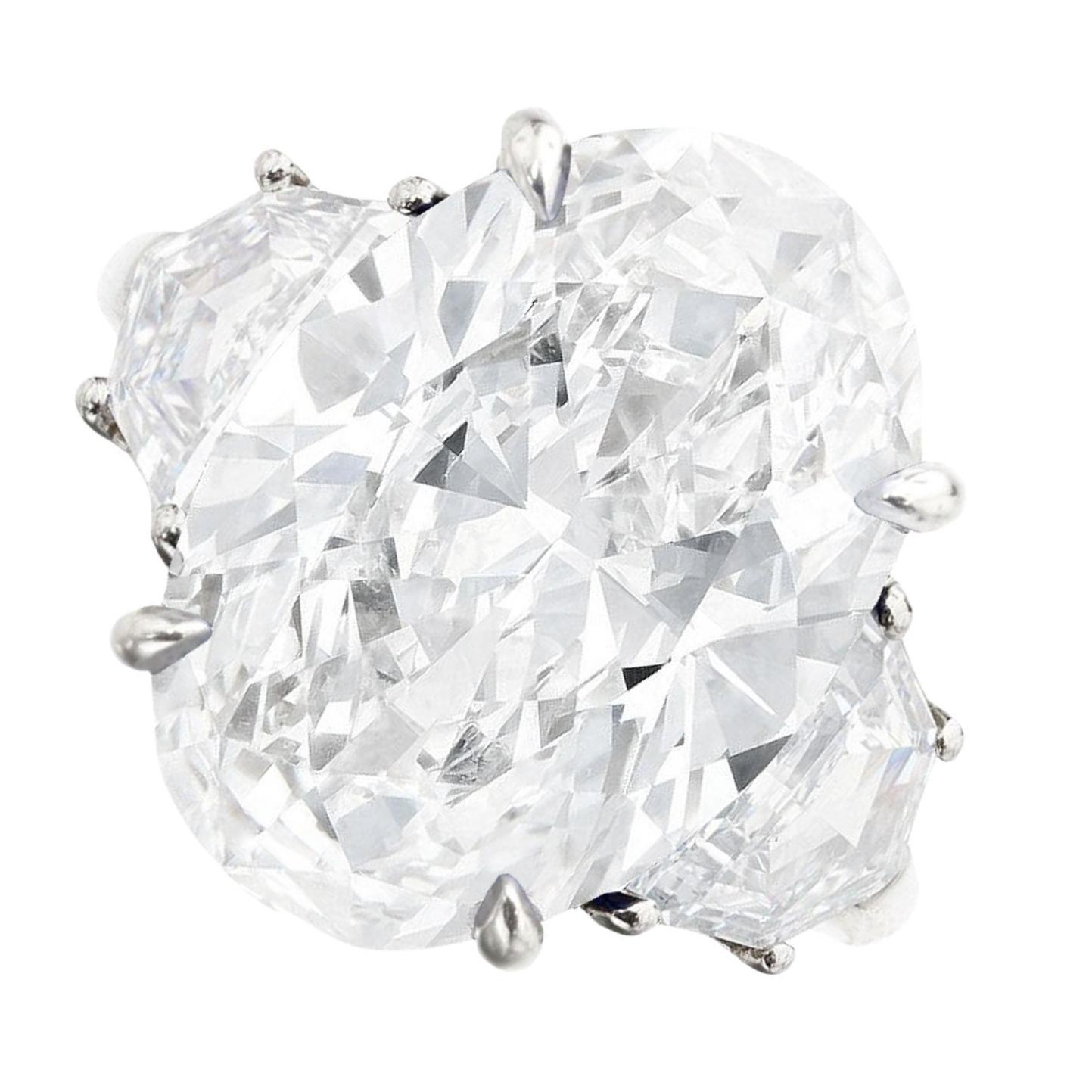 Taille ovale Bague solitaire en diamant taille ovale de 6 carats certifiée GIA en vente