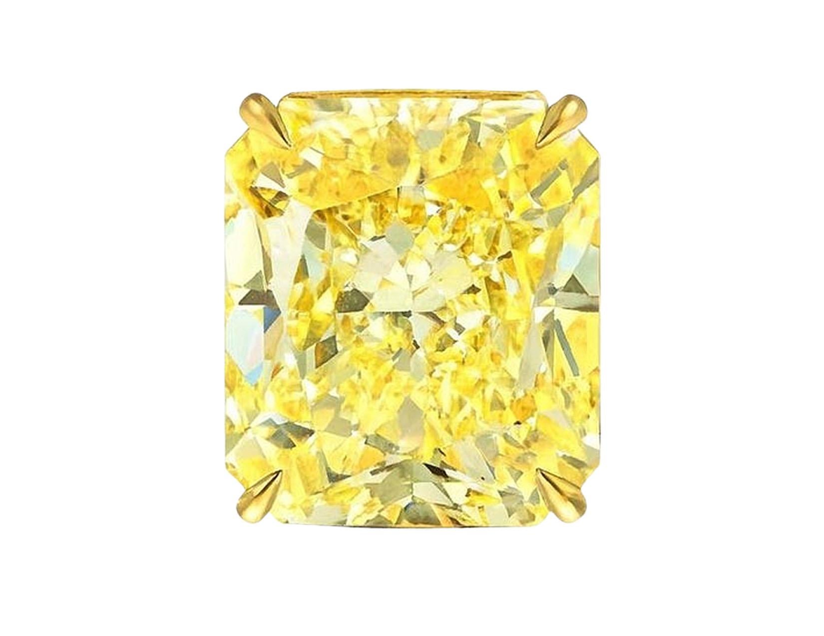 Magnifiques boucles d'oreilles en diamant qui offrent un look très classique. 
boucles d'oreilles en or jaune 18 carats serties de diamants de taille radiante de 6 carats de couleur jaune intense fantaisie