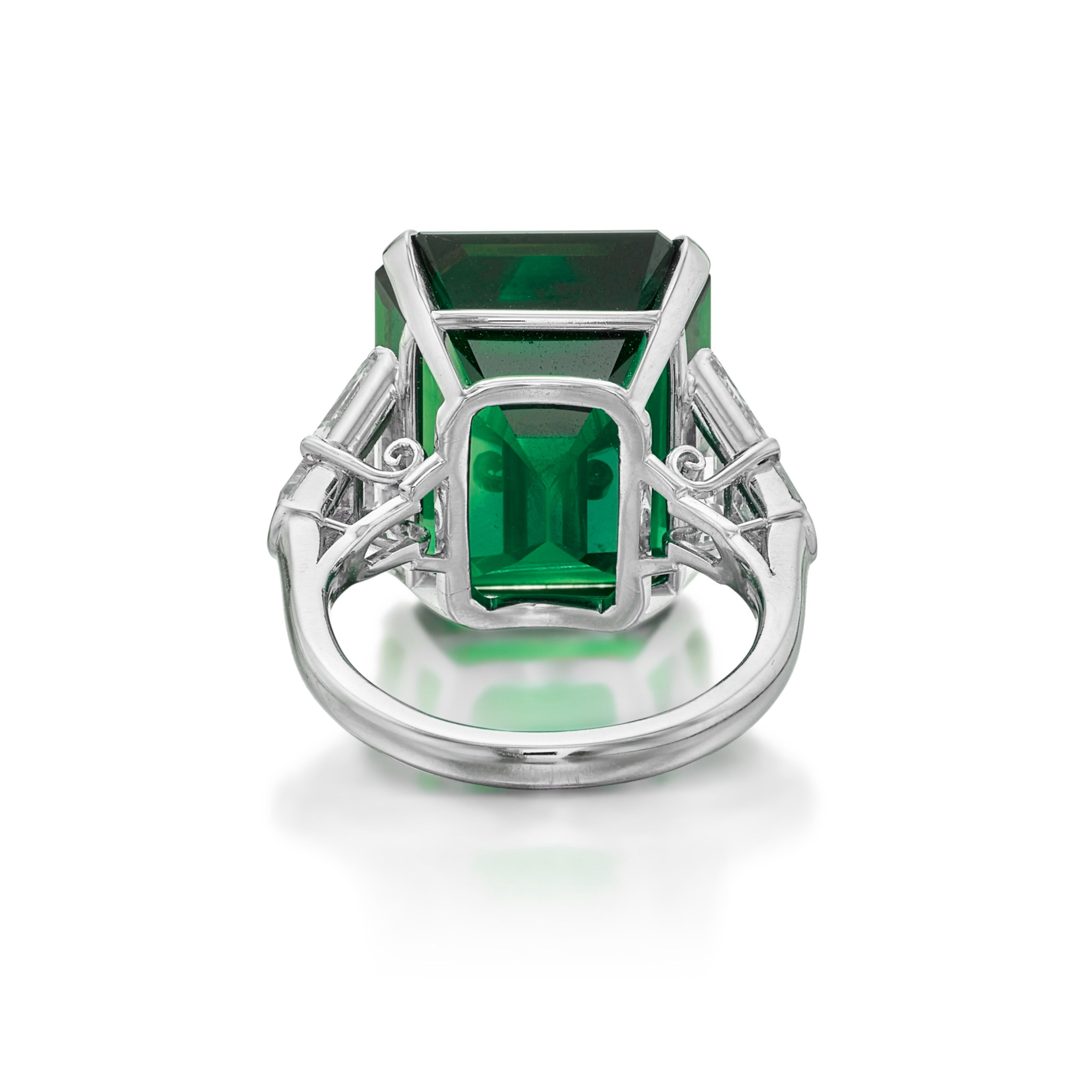 Contemporary GIA Certified 6 Ct. VIVID GREEN Minor Oil Emerald Diamond Platinum Ring For Sale